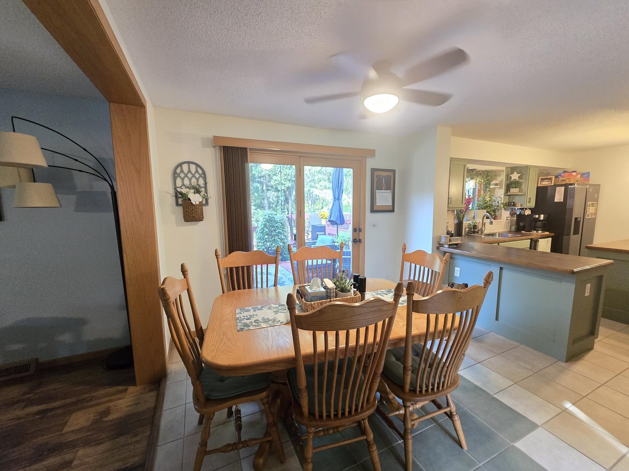 517 Regal Forest Trail Property Photo 6