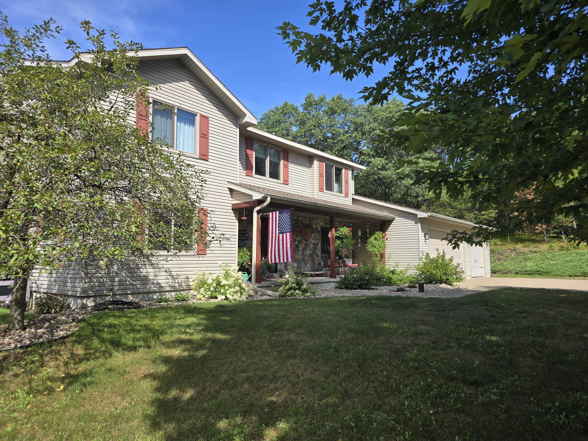 517 Regal Forest Trail Property Photo 32
