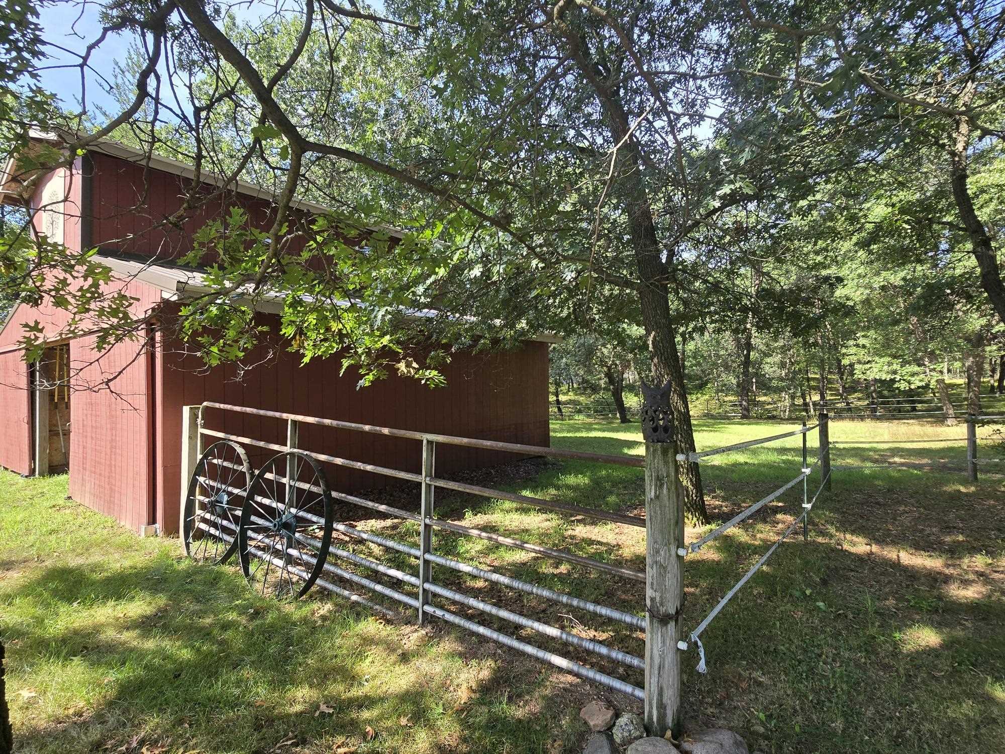 517 Regal Forest Trail Property Photo 46