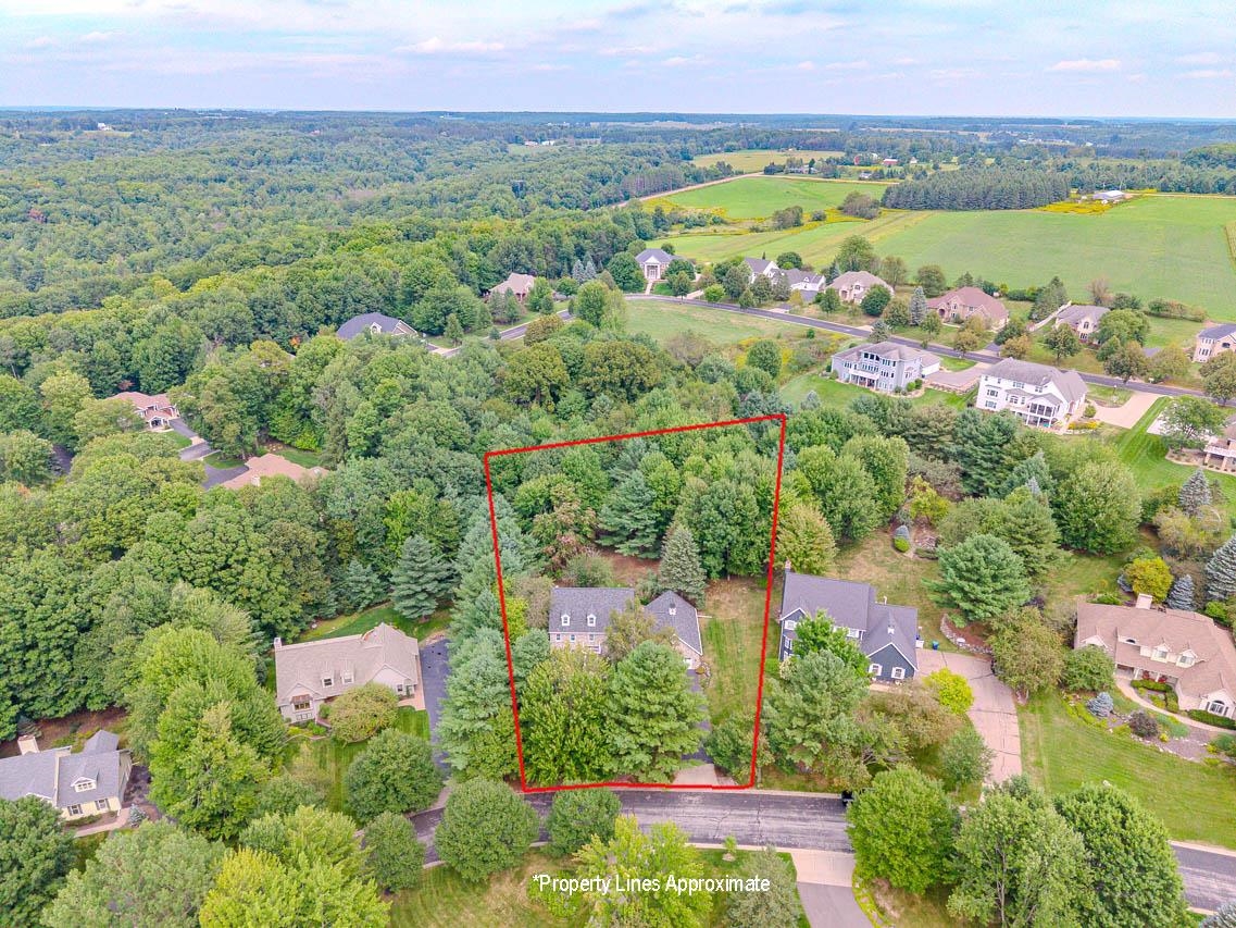 4029 Crestwood Drive Property Photo 4