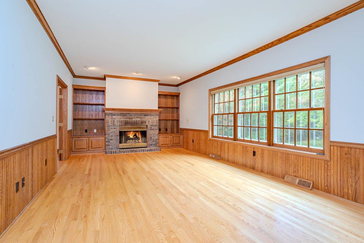 4029 Crestwood Drive Property Photo 6
