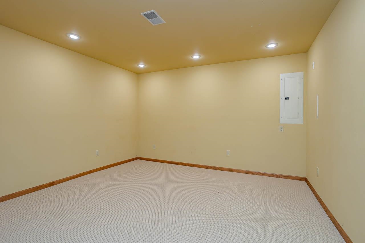 4029 Crestwood Drive Property Photo 49
