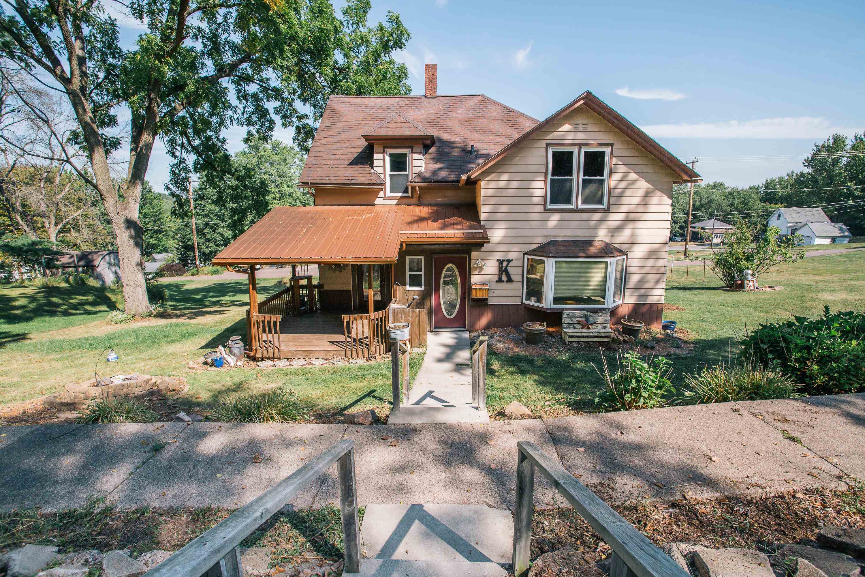 411 E 5th Street Property Photo 1