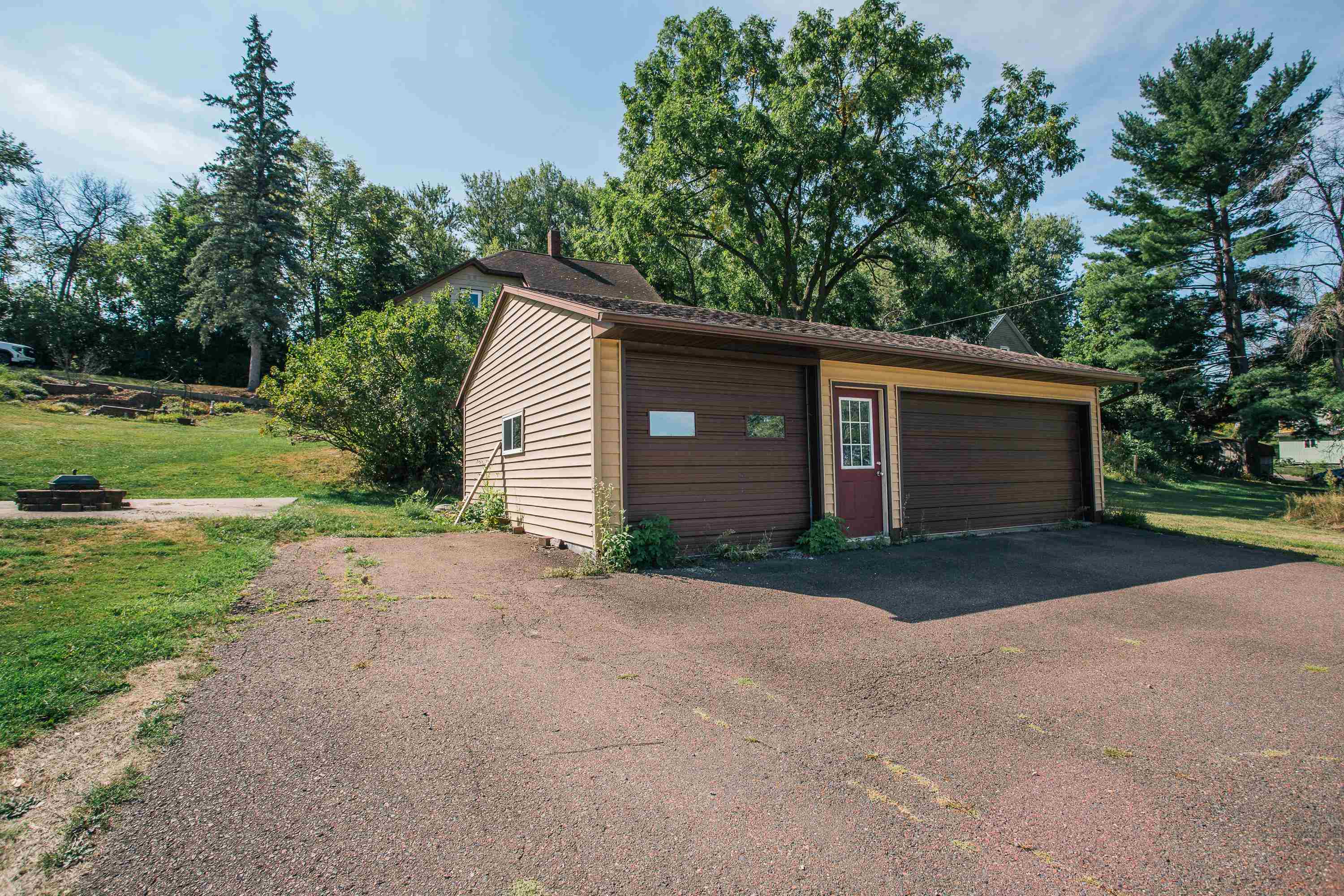 411 E 5th Street Property Photo 5