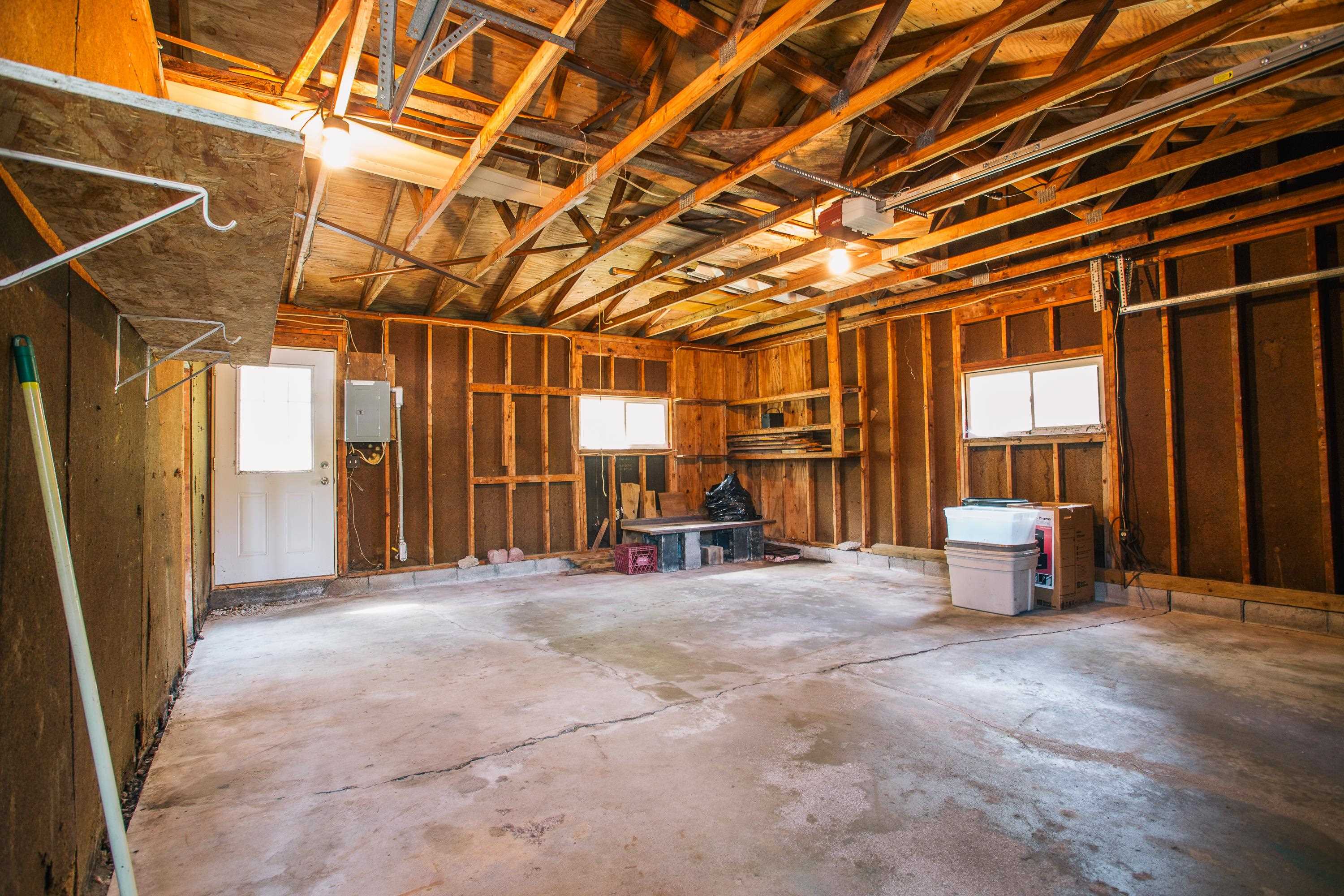 411 E 5th Street Property Photo 36