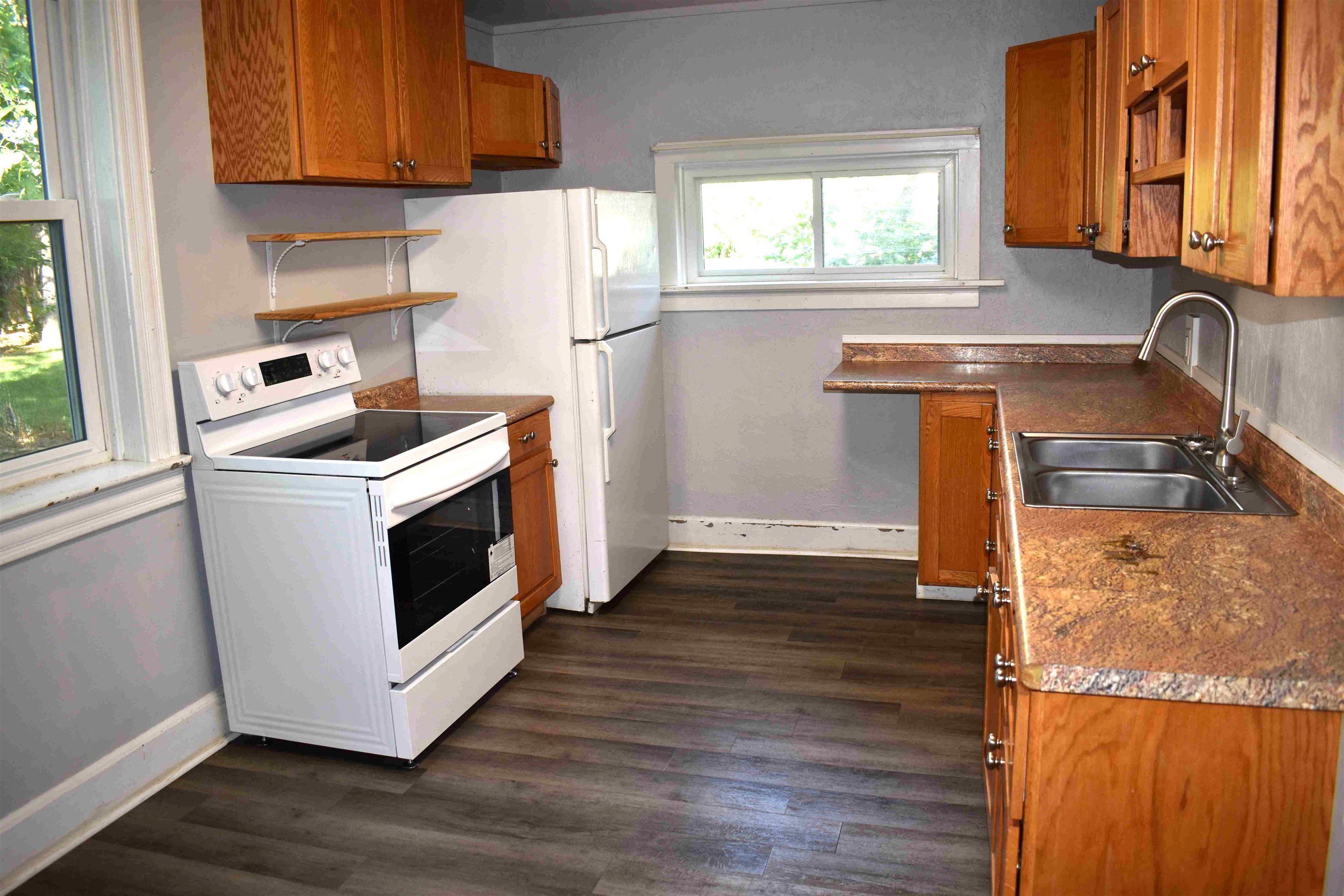 1640 College Avenue Property Photo 7