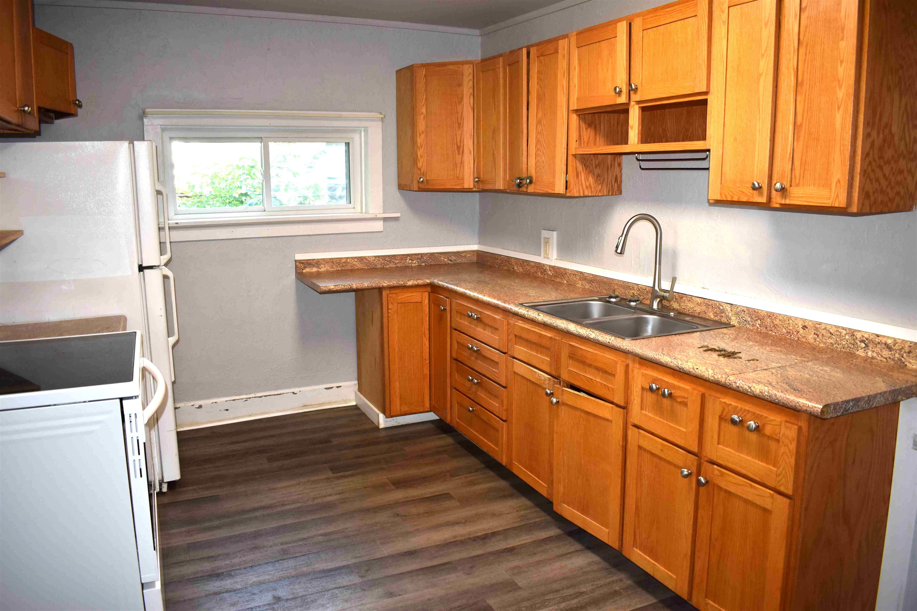 1640 College Avenue Property Photo 8