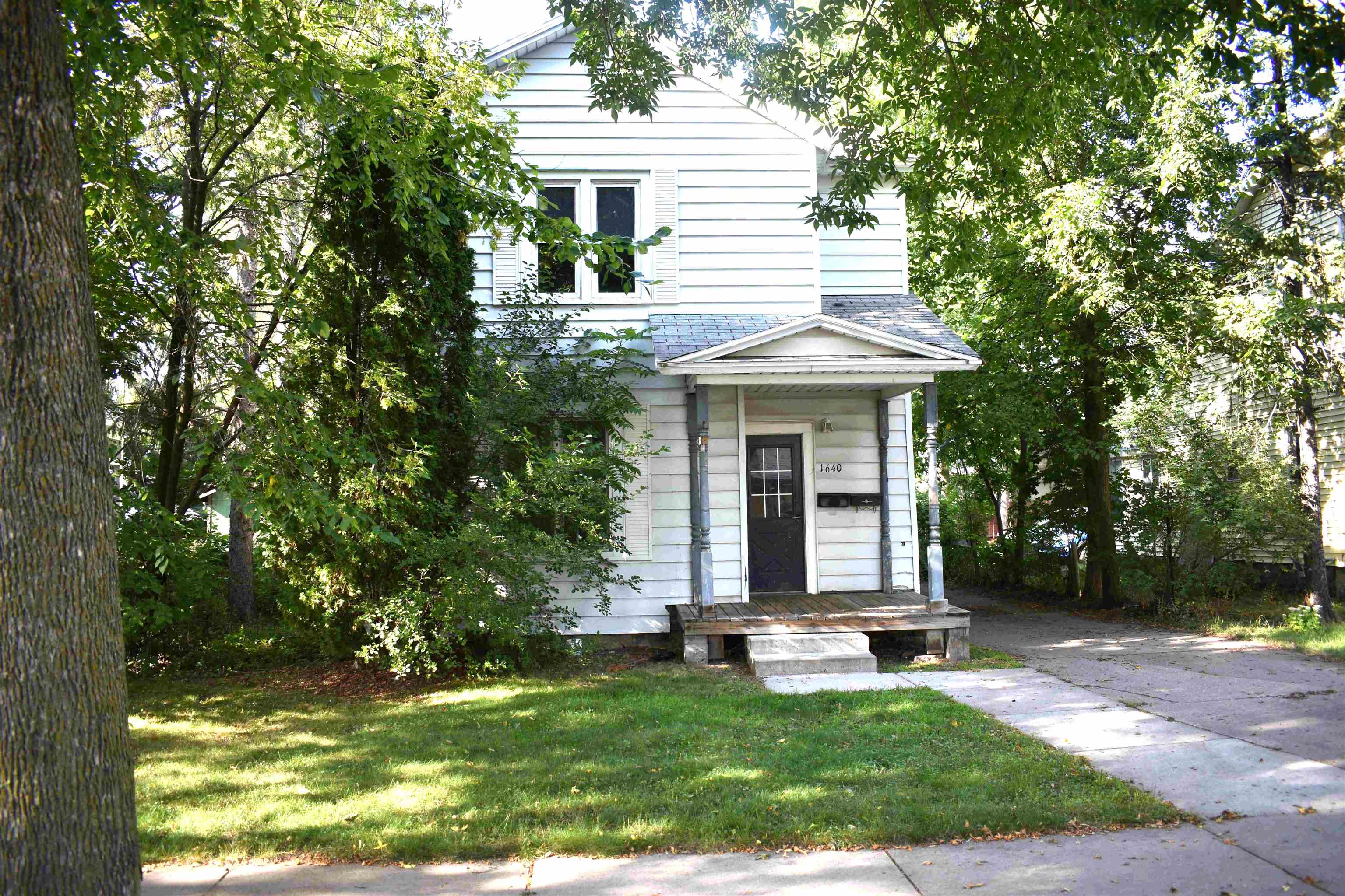 1640 College Avenue Property Photo 17