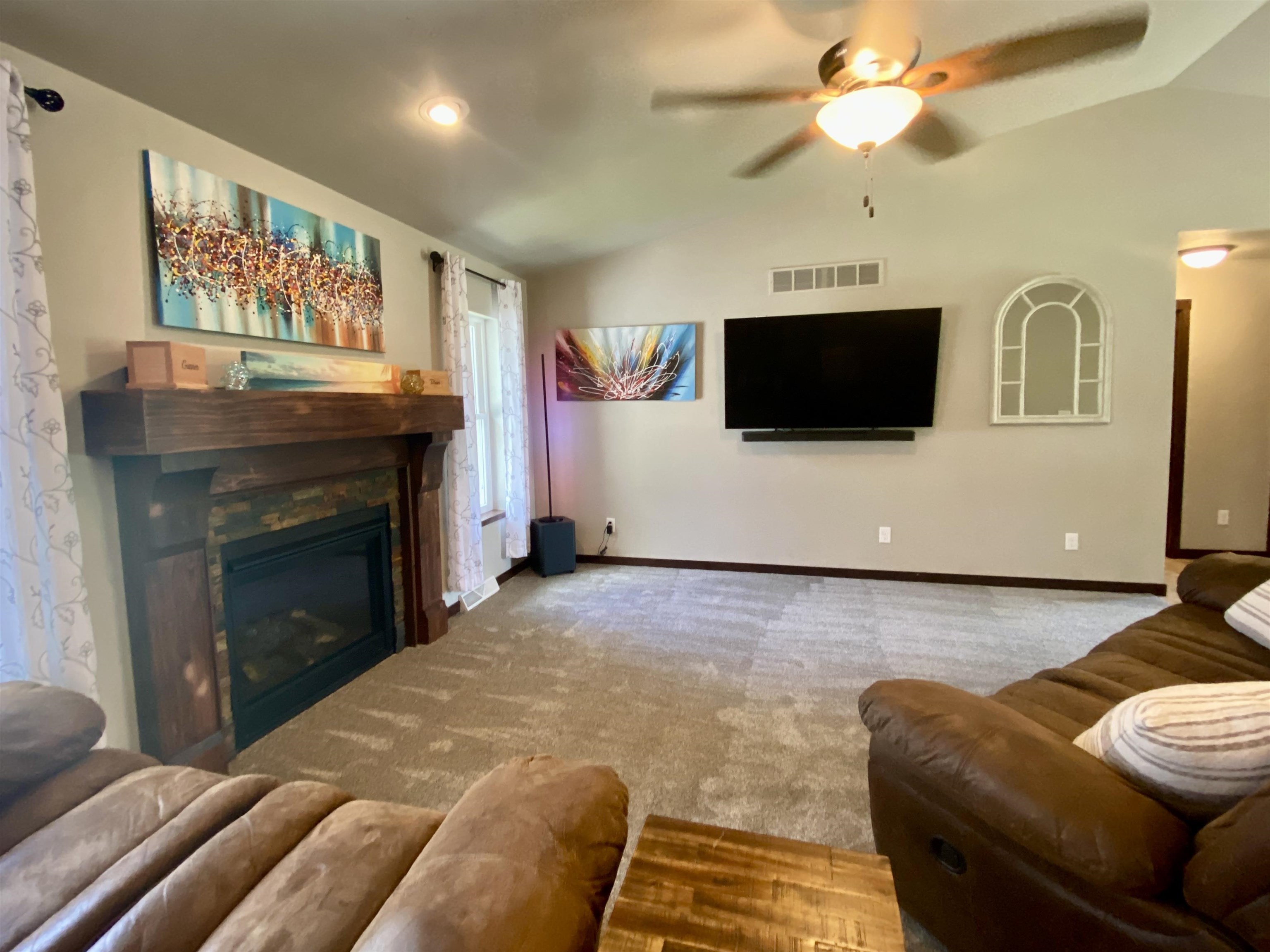 2570 Truman Avenue Property Photo 8
