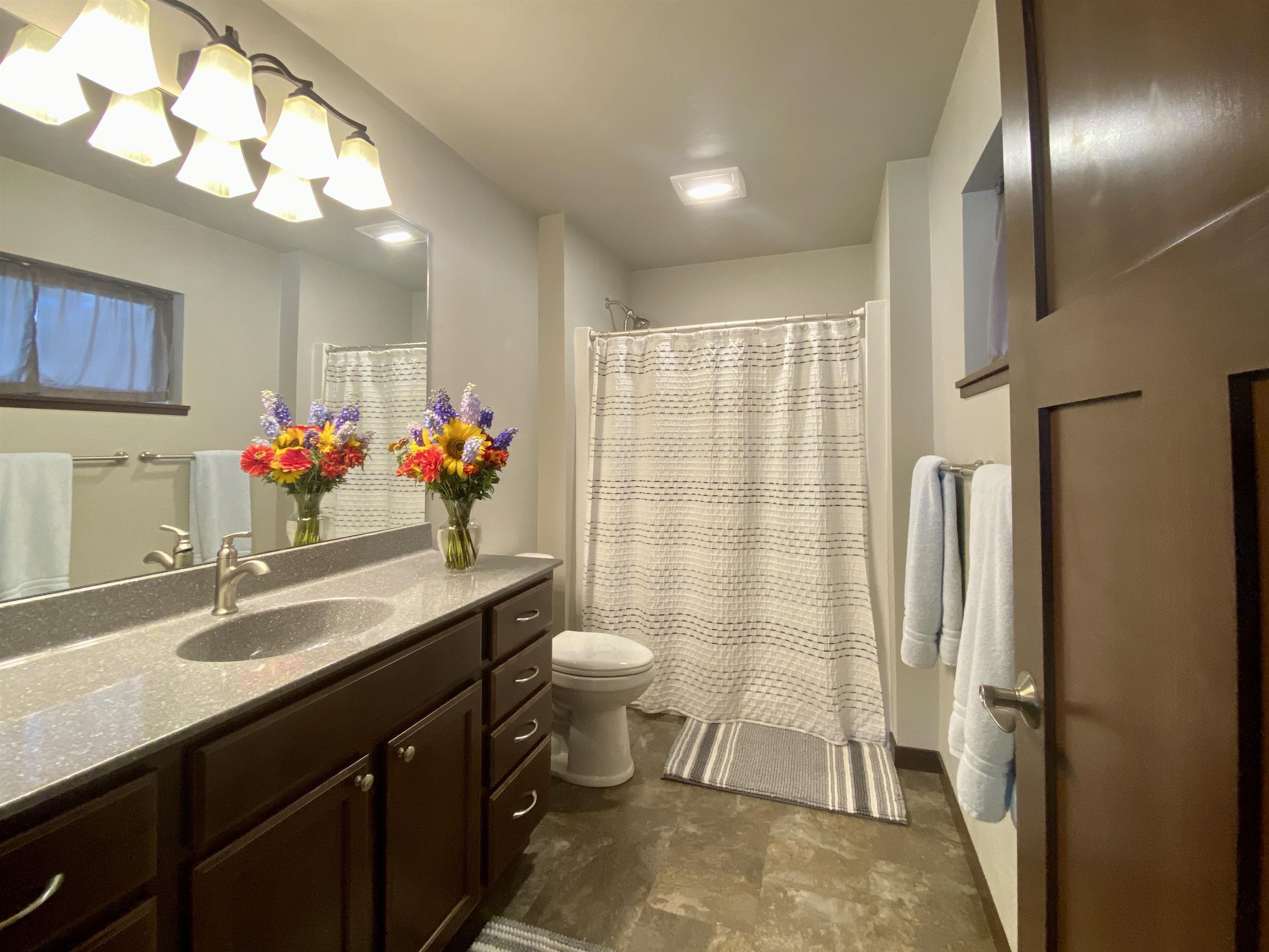 2570 Truman Avenue Property Photo 17