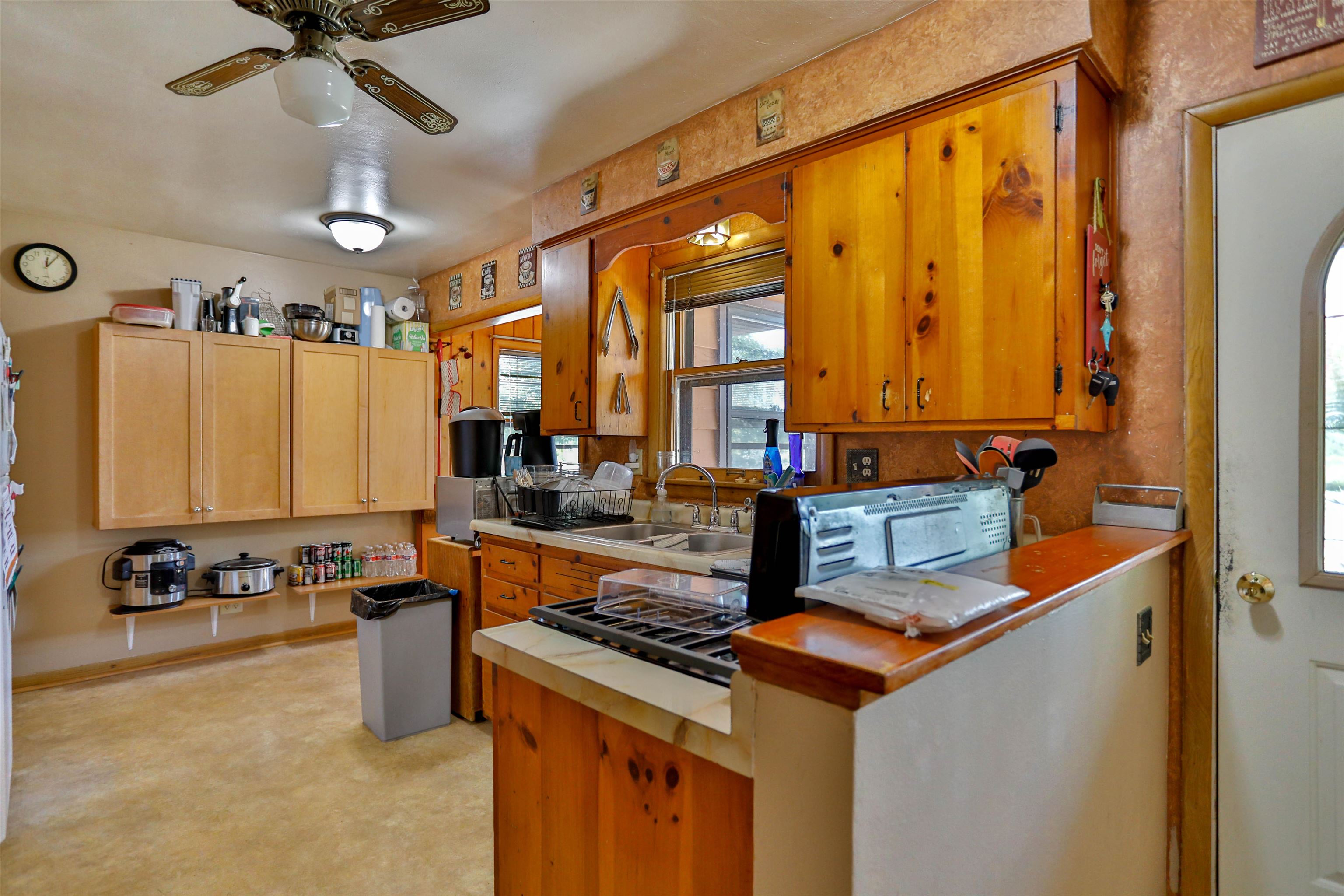 3910-3914 Weston Avenue Property Photo 20