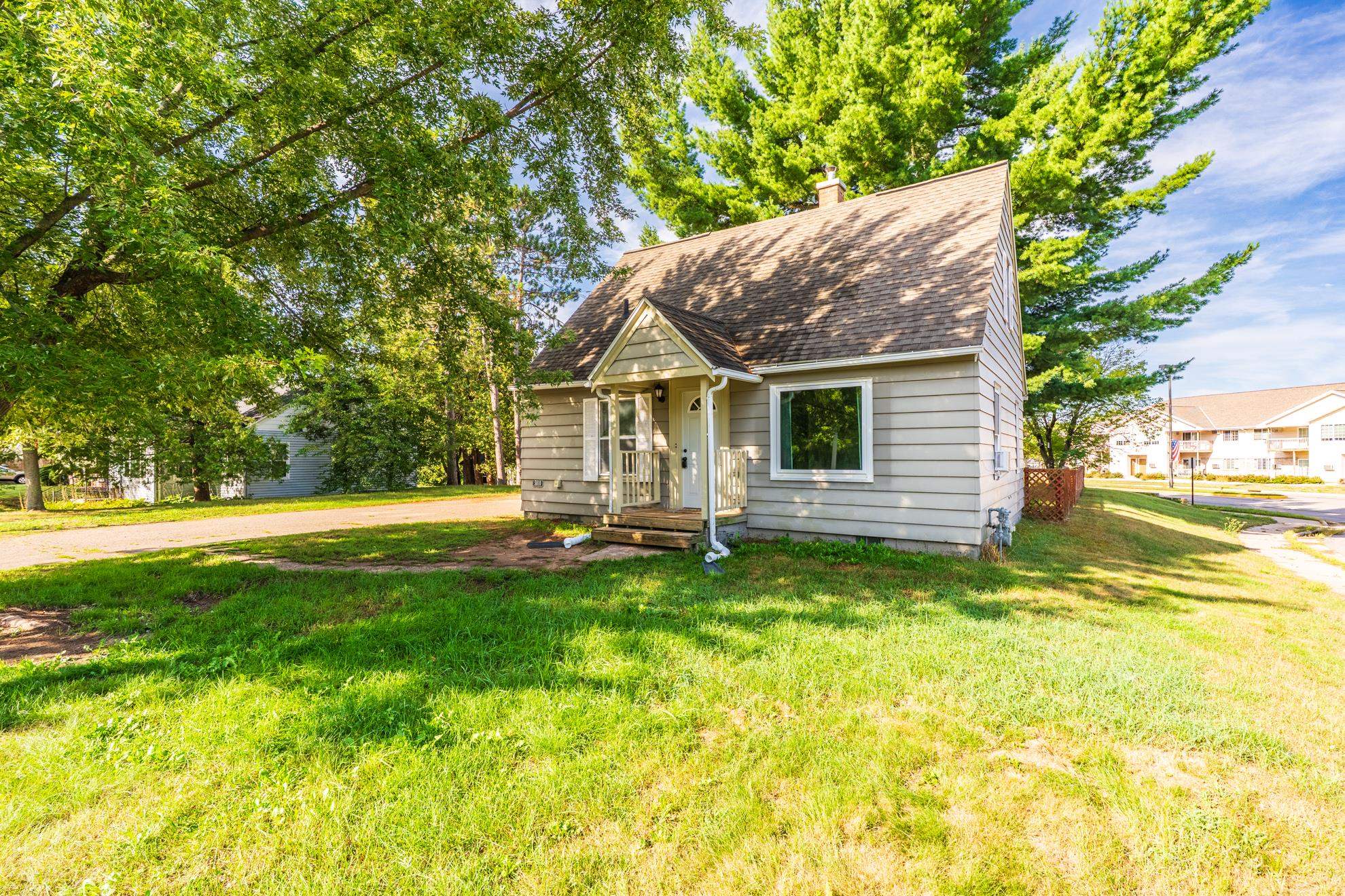 5010 Pine Street Property Photo 1