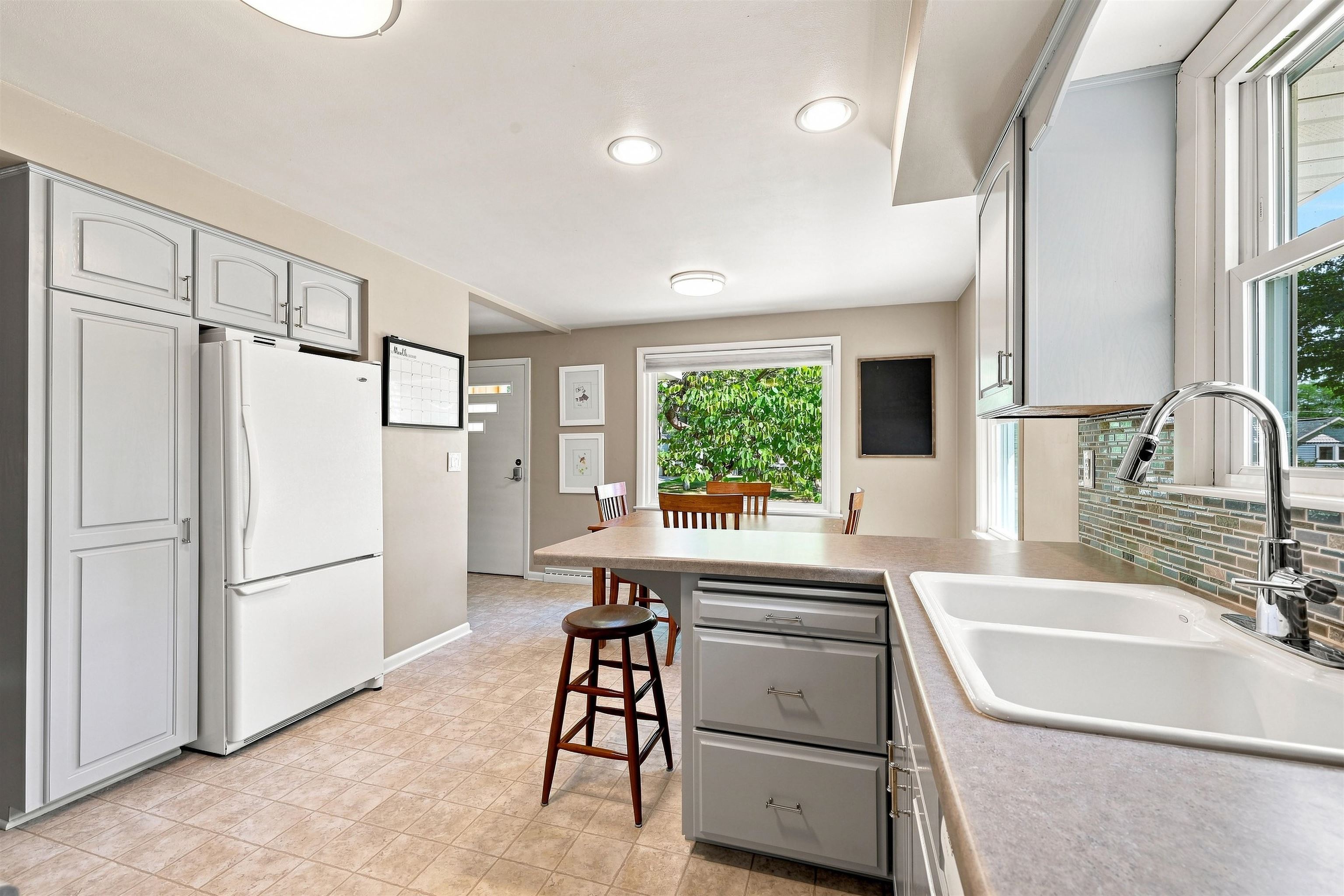 716 Soo Marie Avenue Property Photo 11