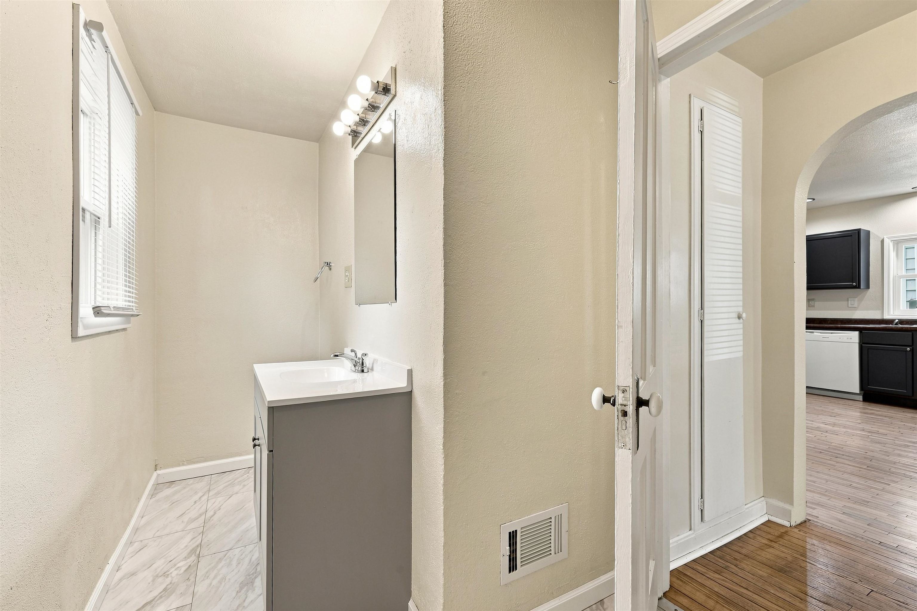 325 Washington Avenue Property Photo 13