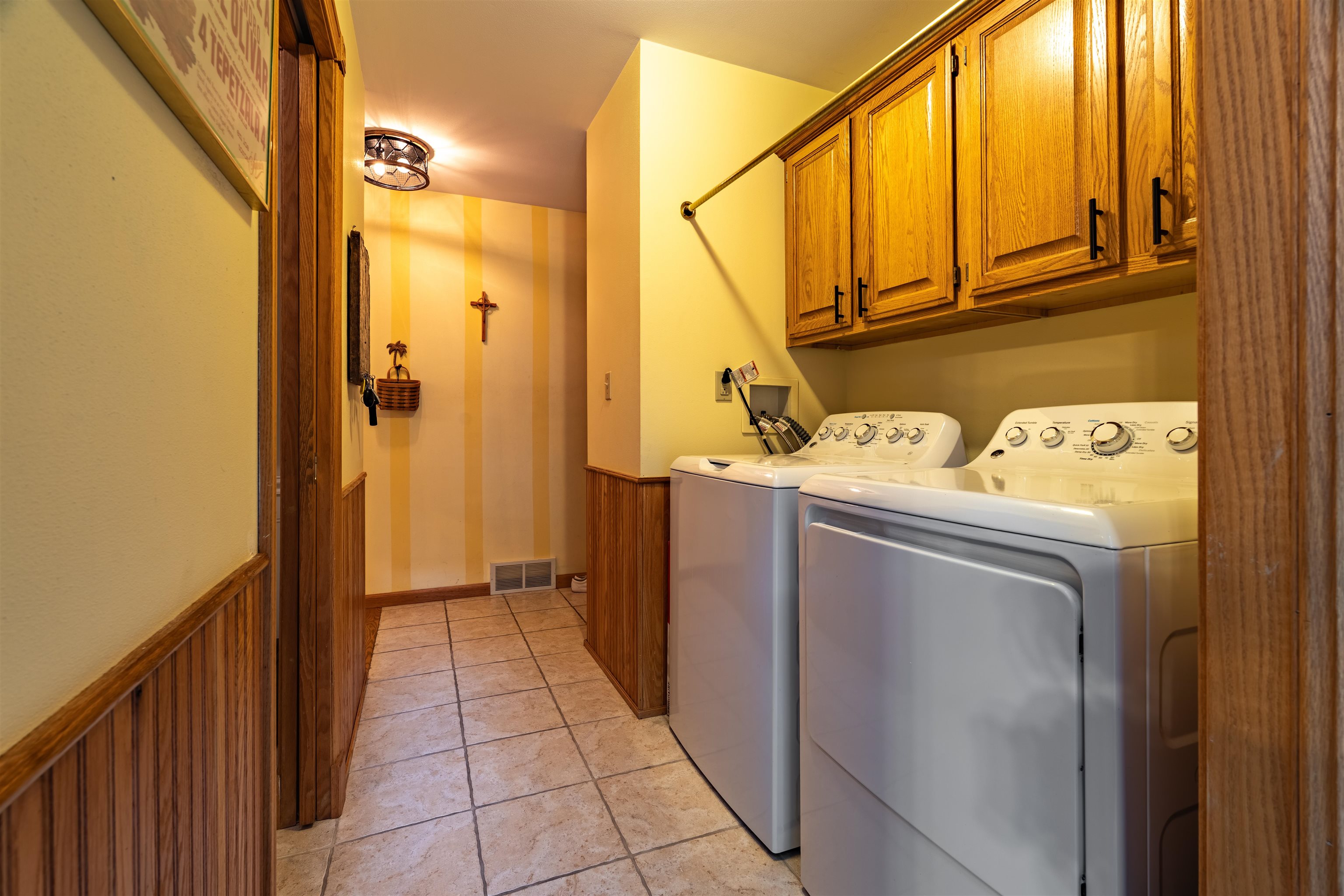 202612 Dubay Drive Property Photo 33
