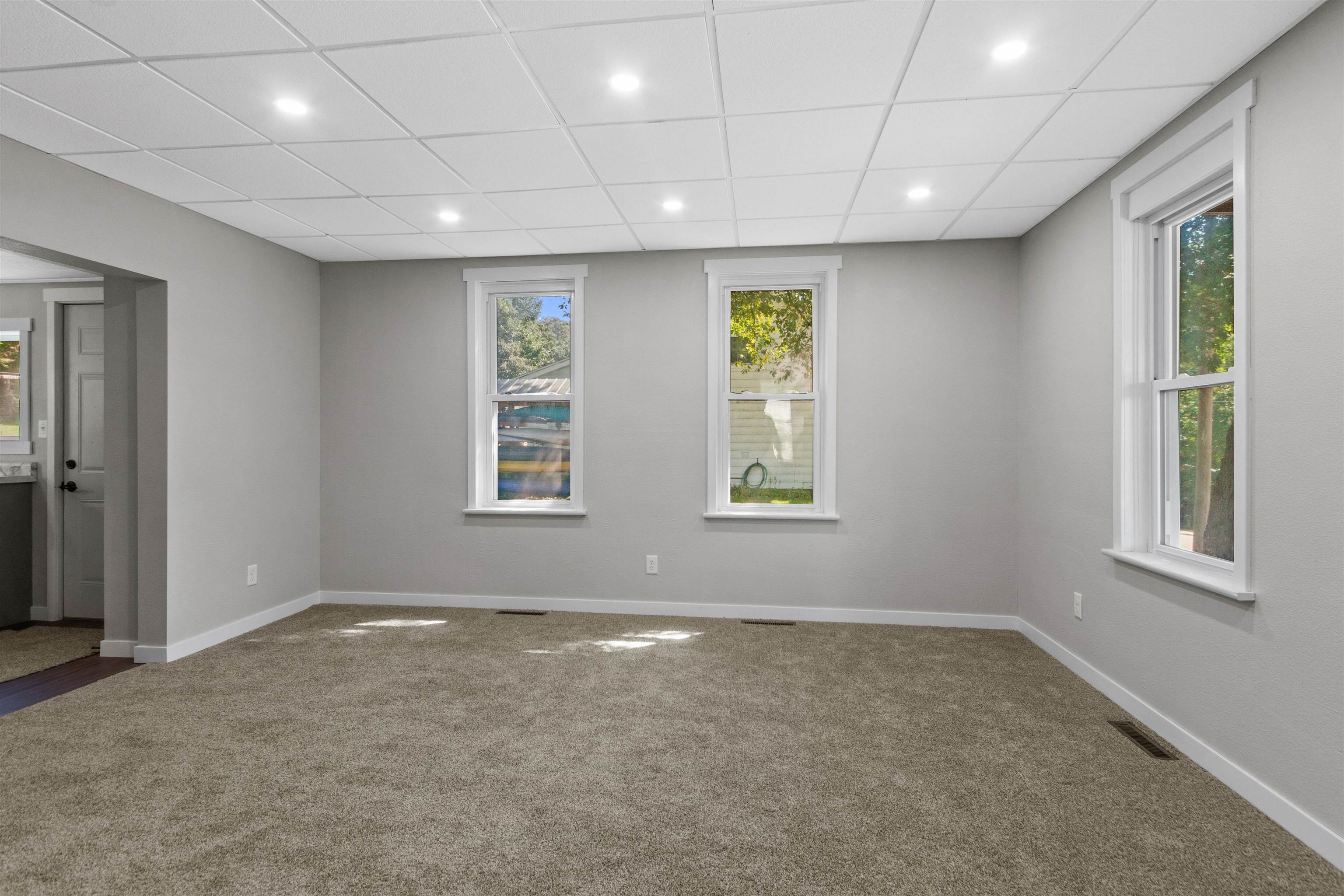 3101 Oak Street Property Photo 8