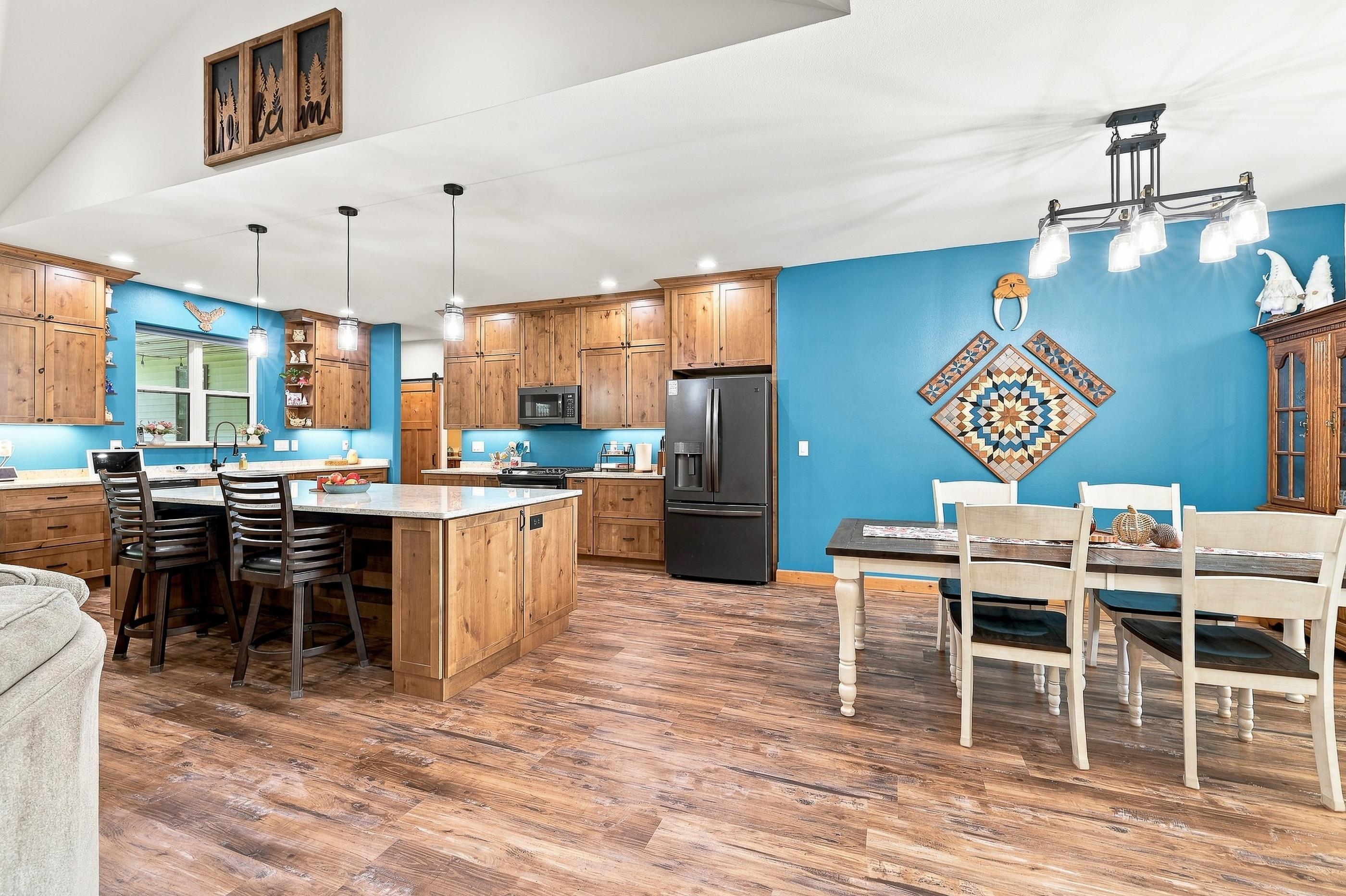 4910 Pinecone Court Property Photo 12