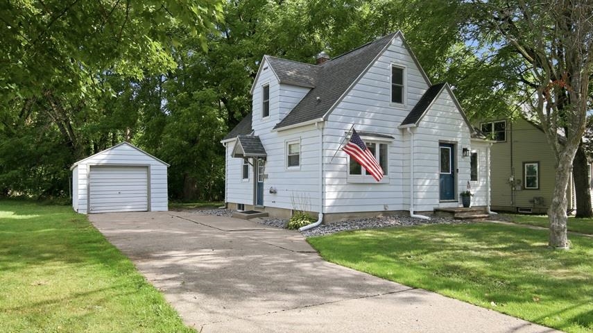 809 Adler Road Property Photo 1