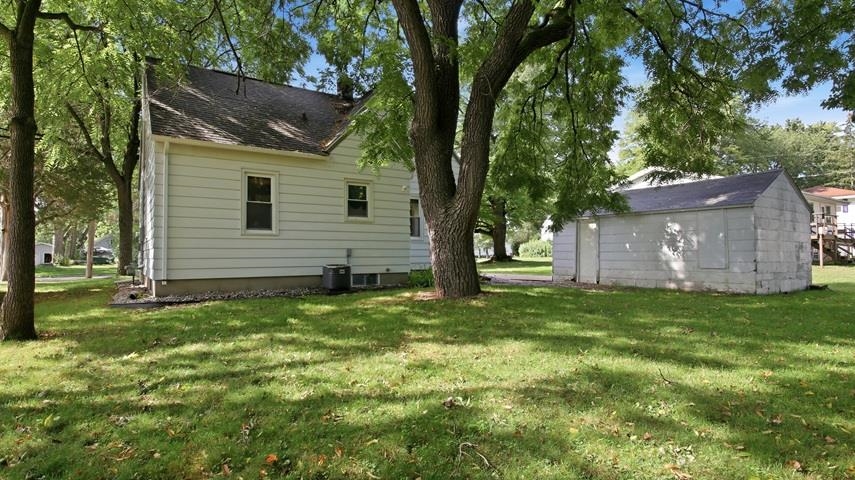809 Adler Road Property Photo 5