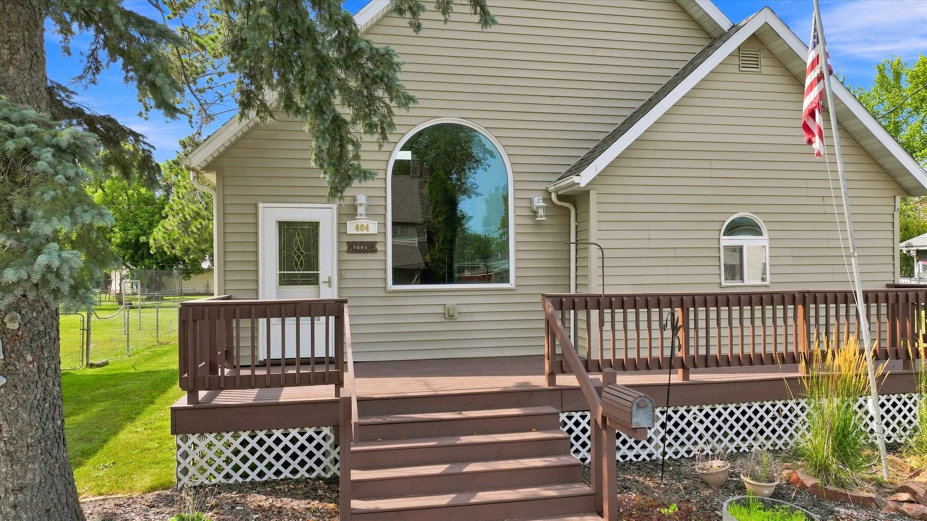 404 N Cherry Avenue Property Photo 3