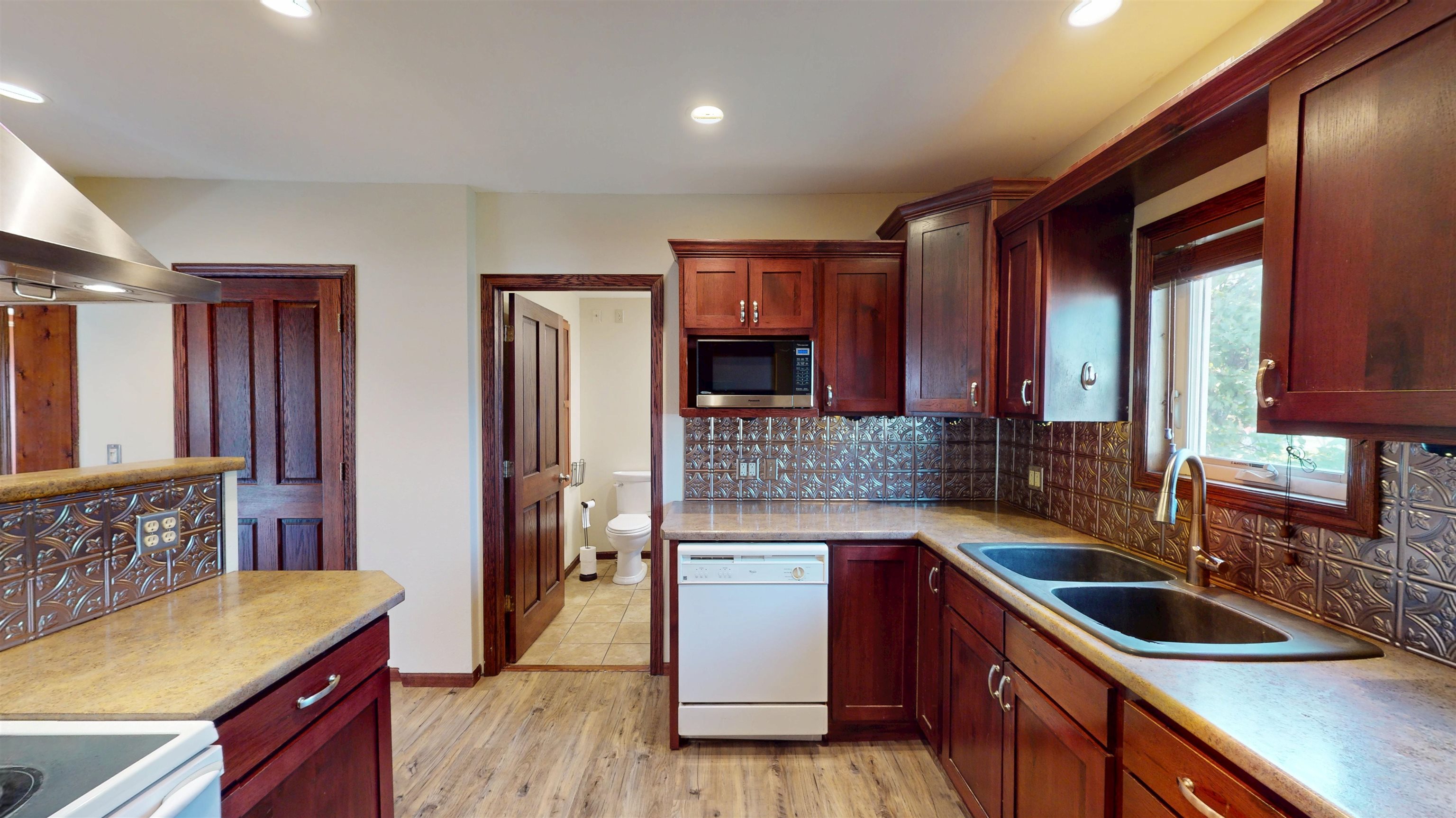 404 N Cherry Avenue Property Photo 23