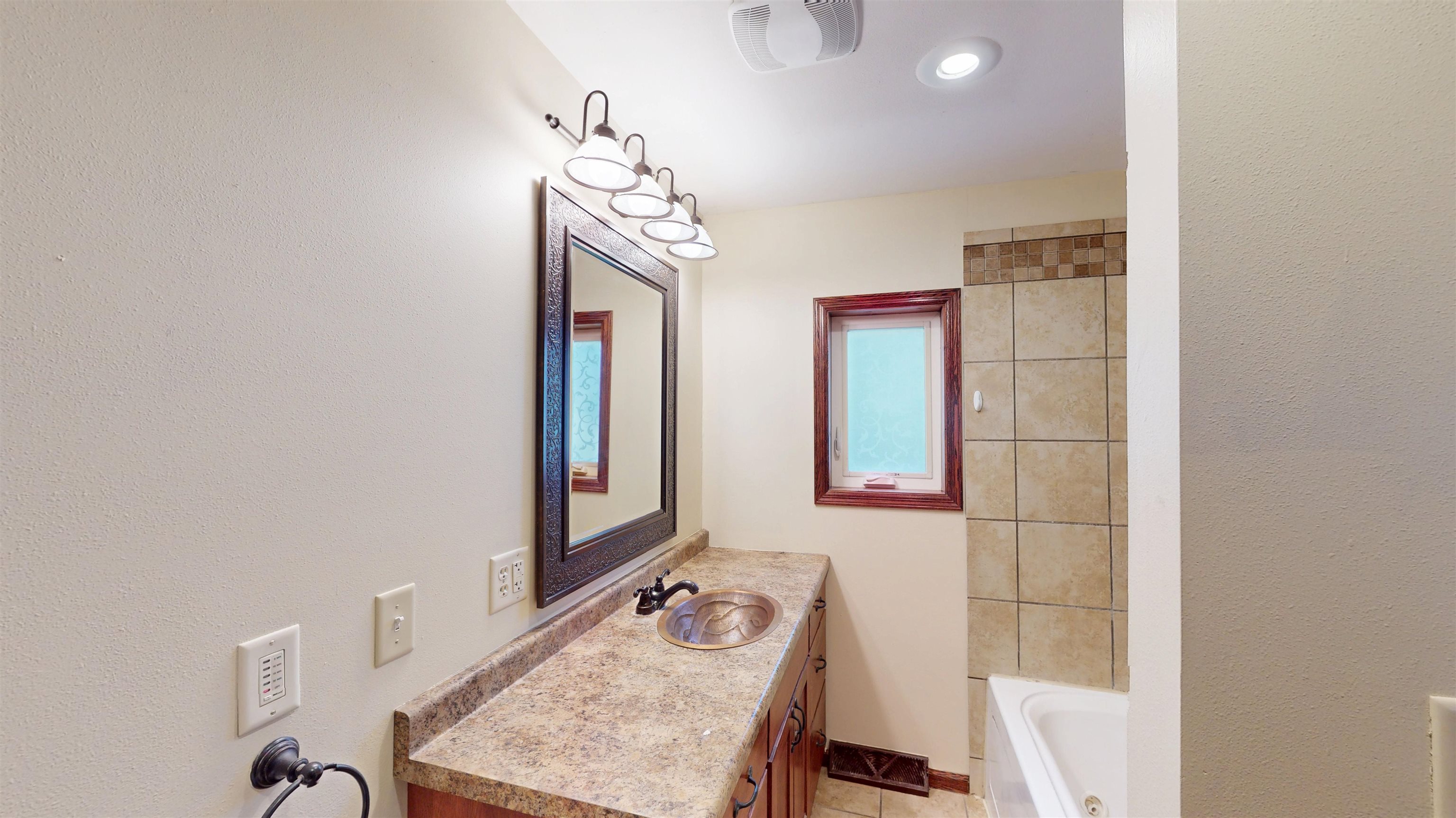 404 N Cherry Avenue Property Photo 26