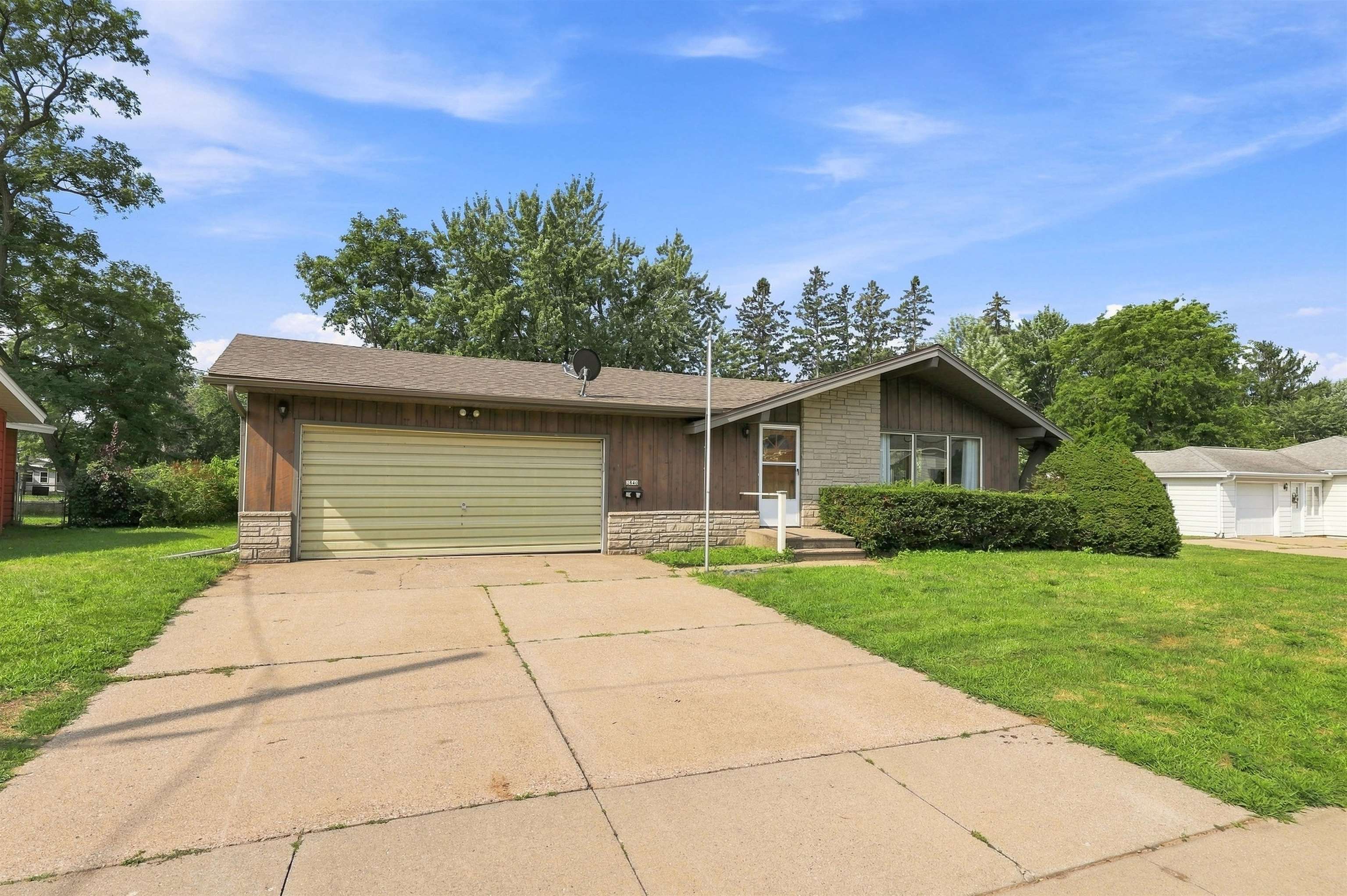 2840 Water Street Property Photo 2