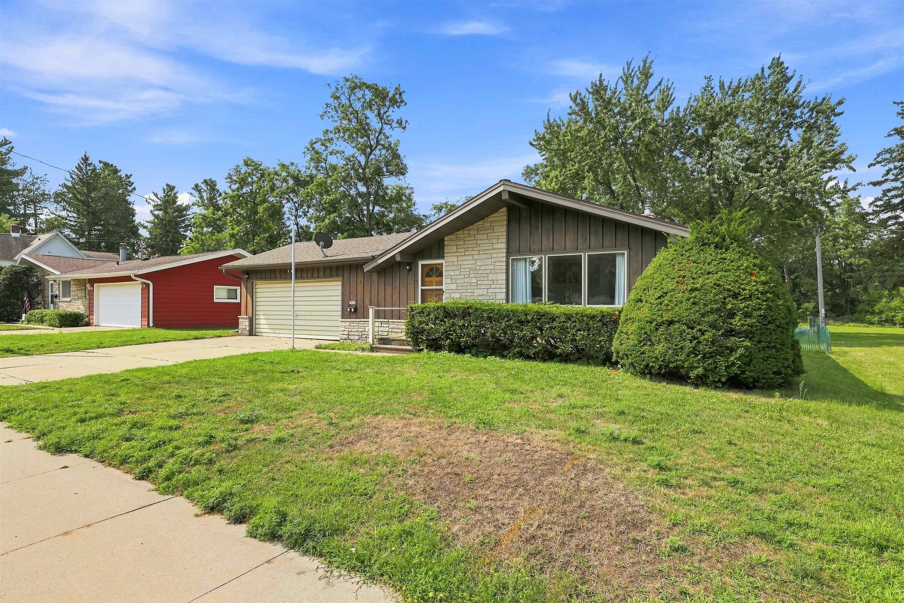 2840 Water Street Property Photo 3