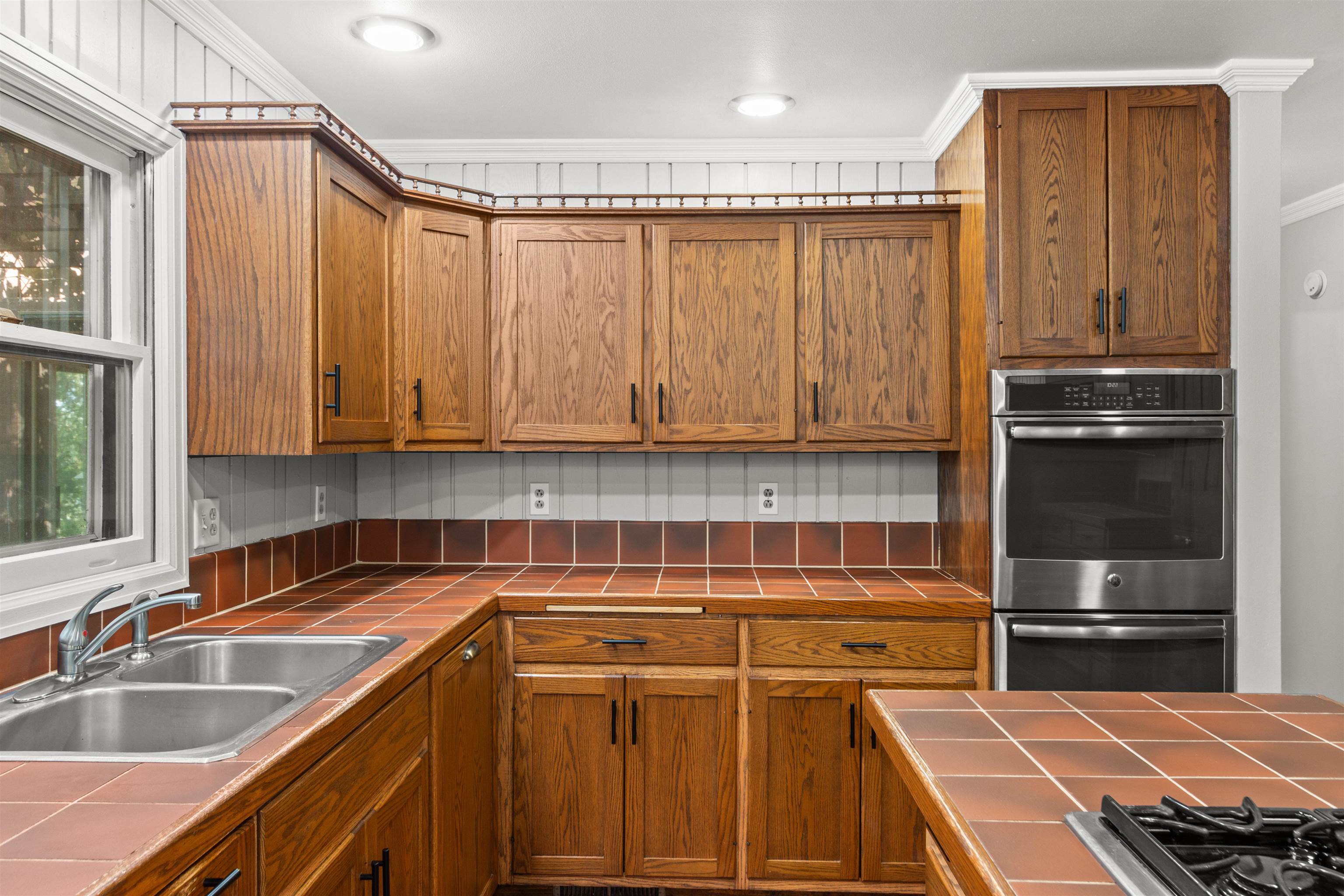 2421 Rainbow Drive Property Photo 15