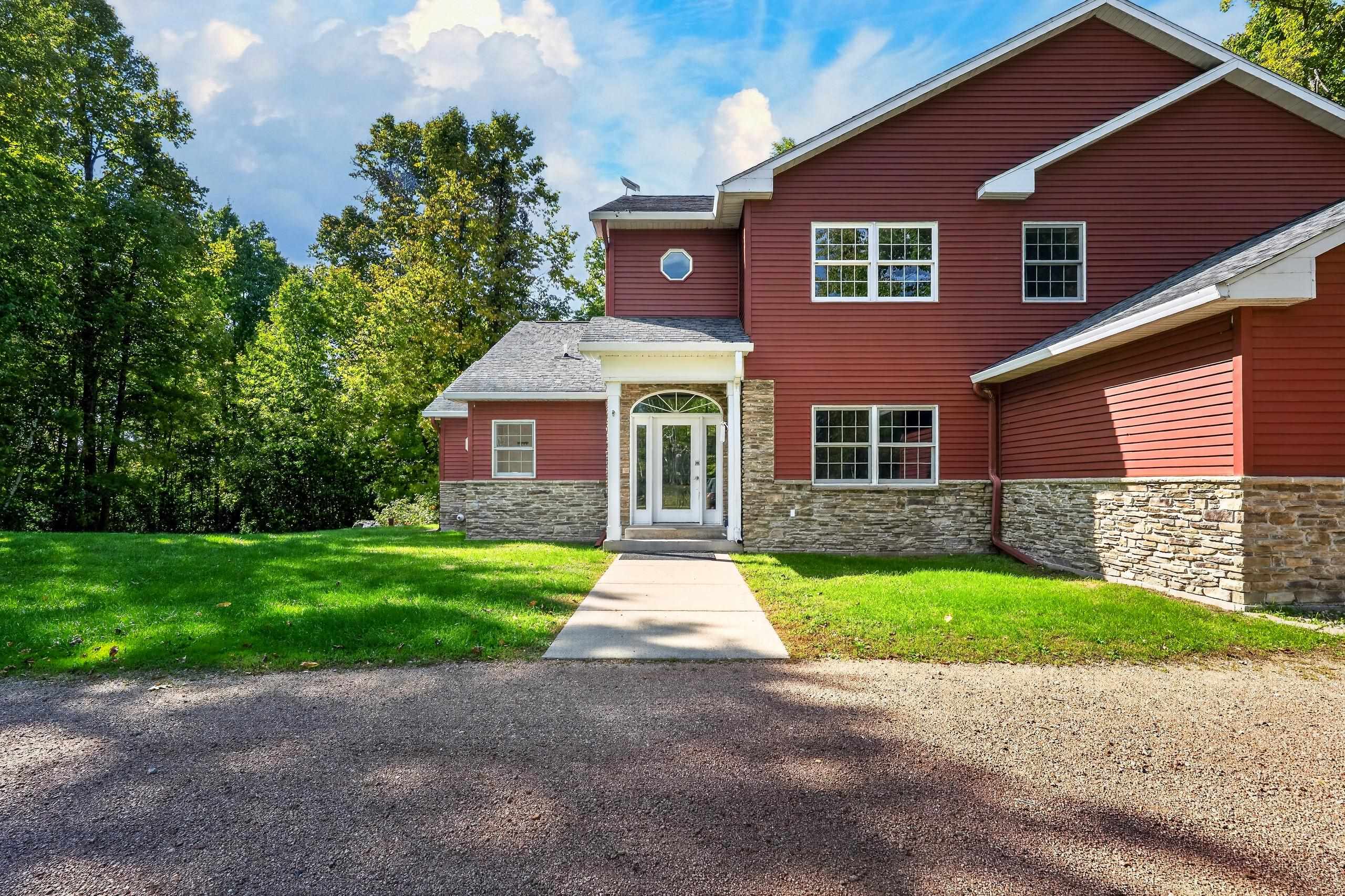 223820 Trail Road Property Photo 3