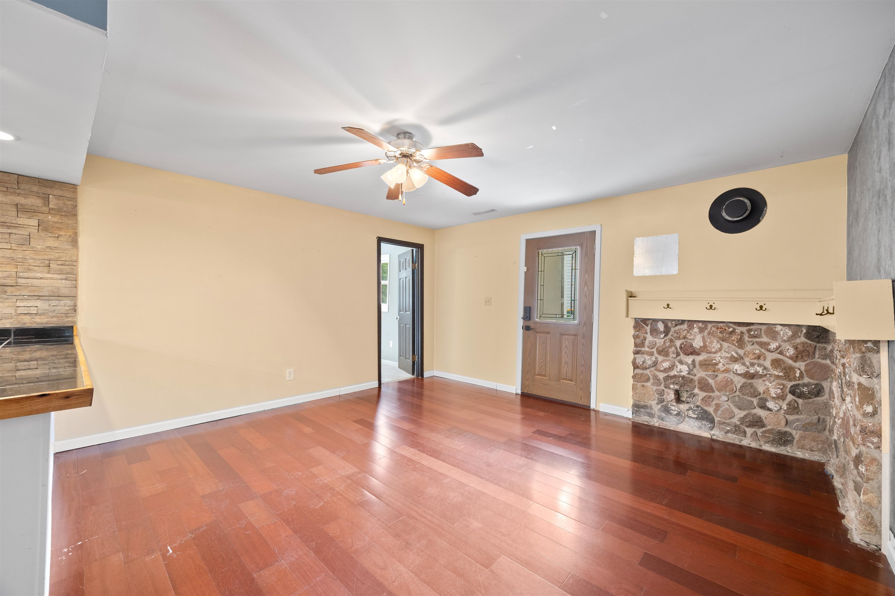 1508 State Highway 66 West Property Photo 4