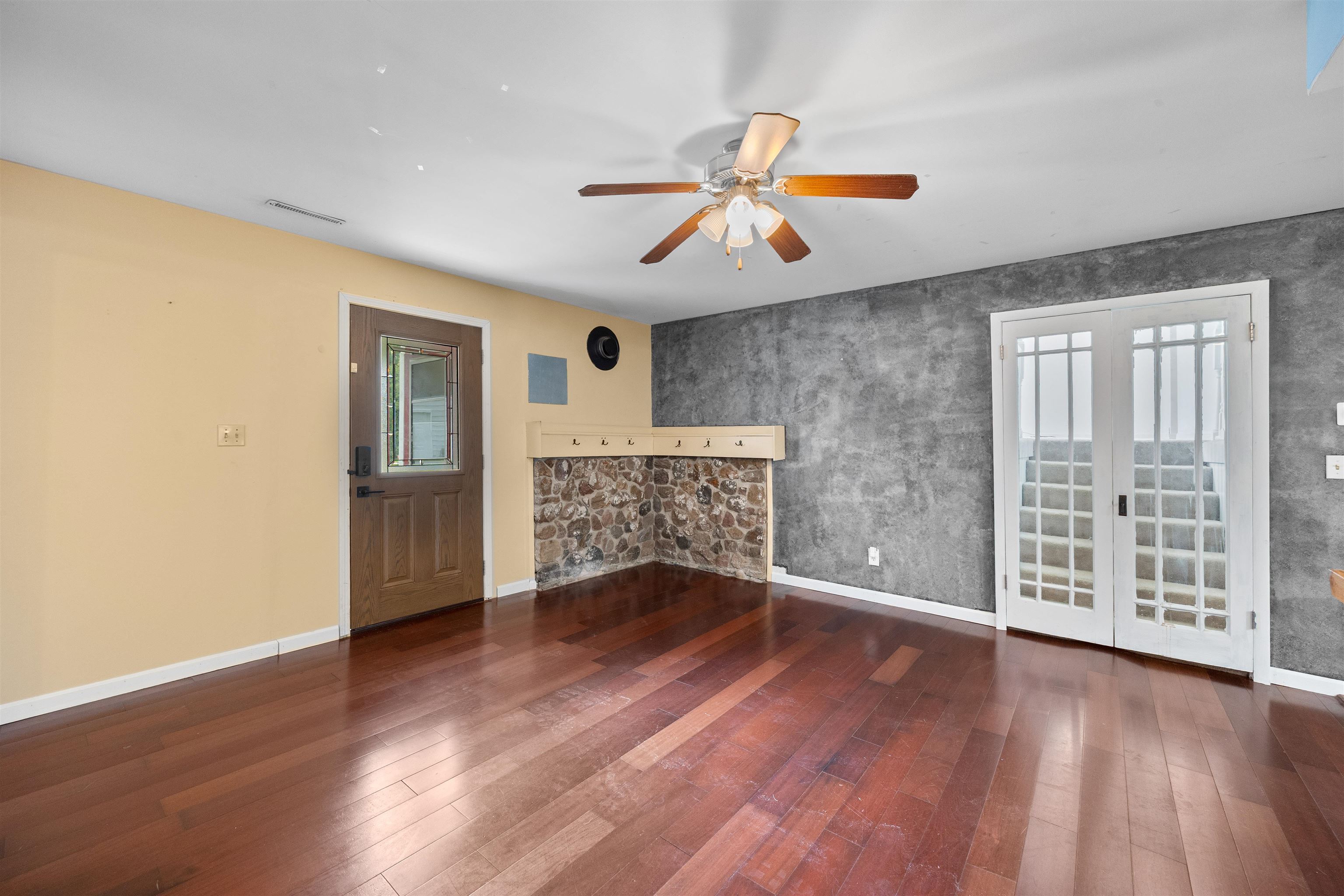 1508 State Highway 66 West Property Photo 6