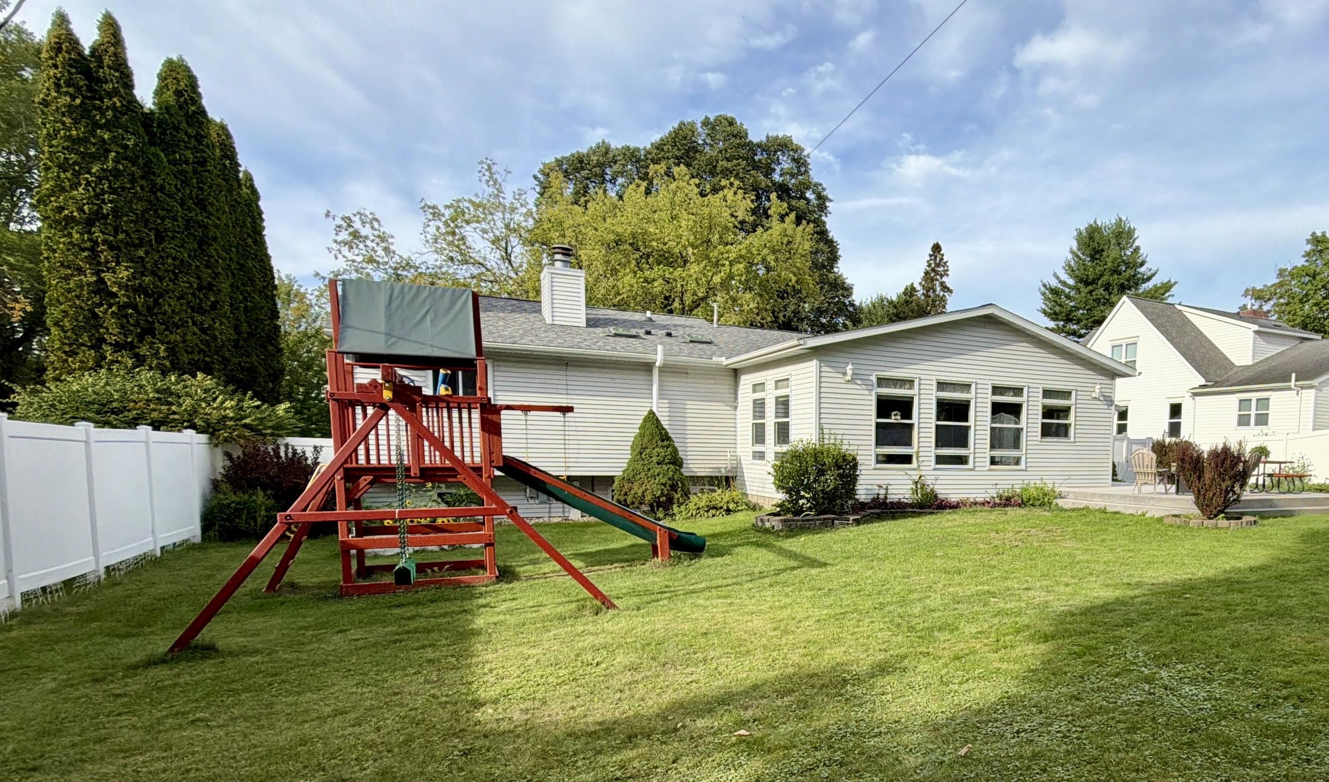 1311 Mc Indoe Street Property Photo 3