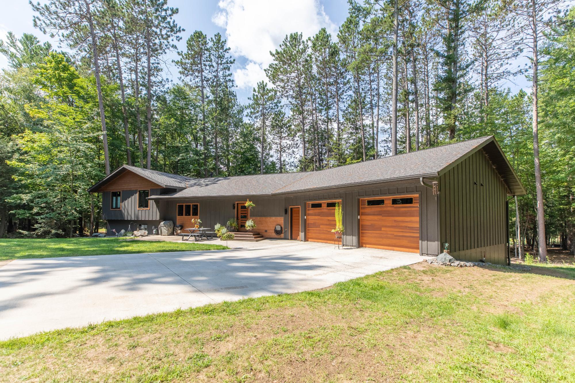 4253 Circle Drive Property Photo 4
