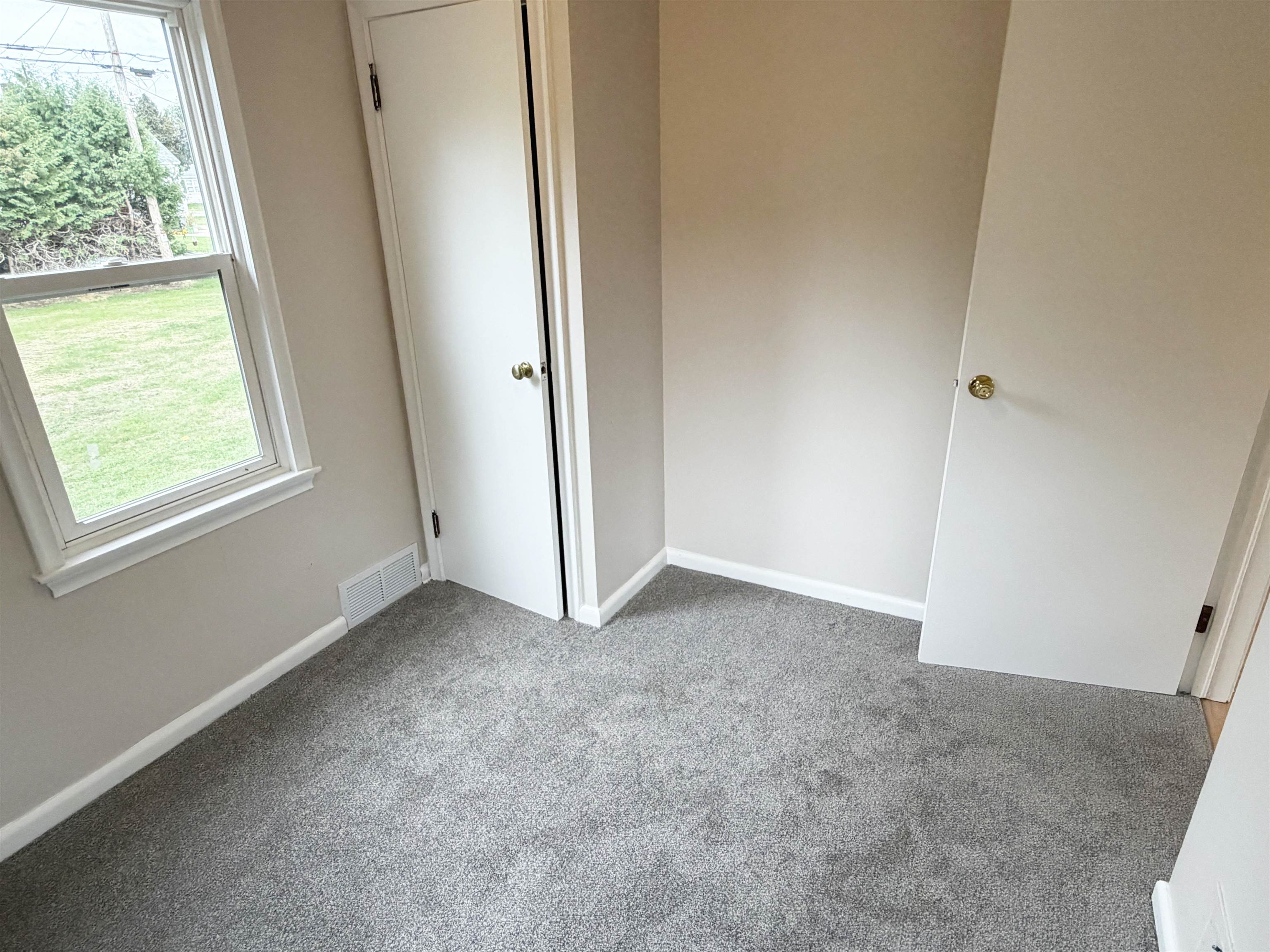 615 N 10th Avenue Property Photo 13