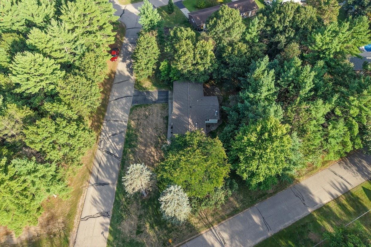 4910 Grove Avenue Property Photo 4