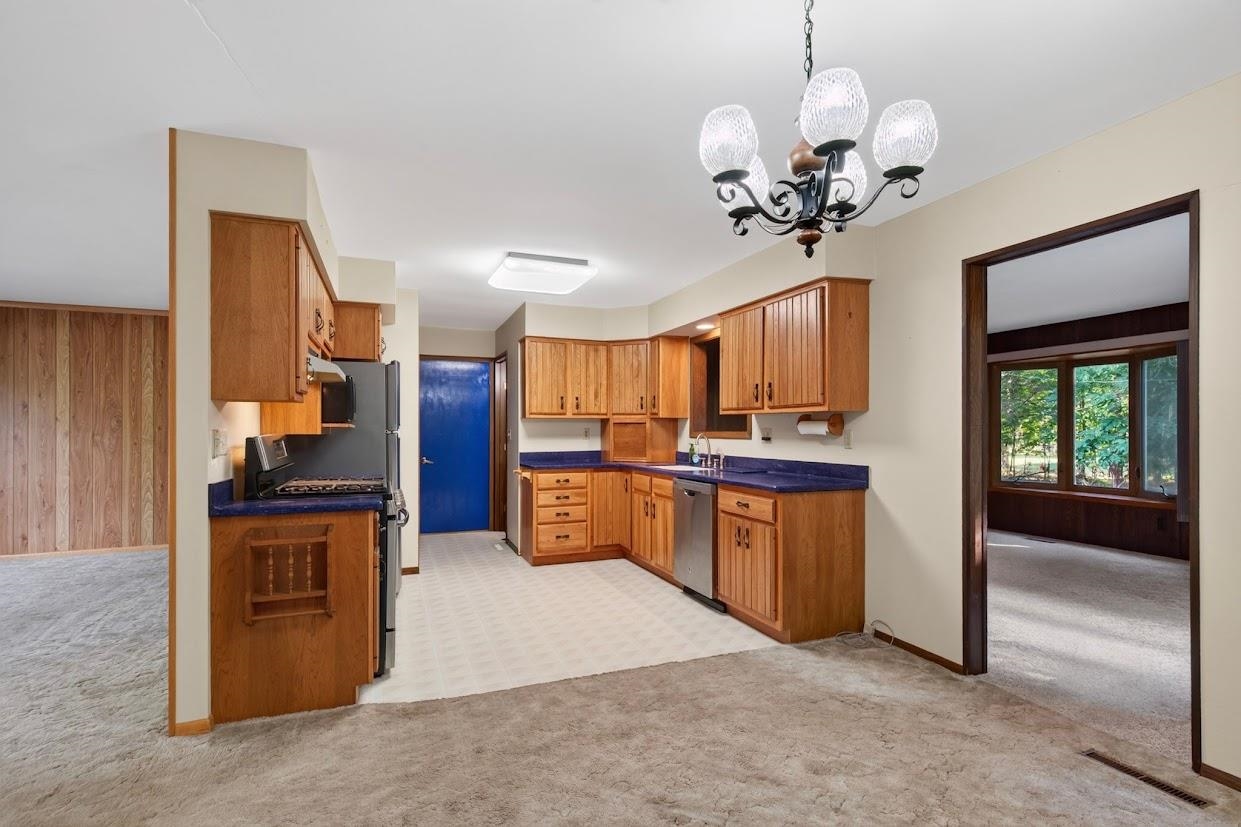 4910 Grove Avenue Property Photo 12
