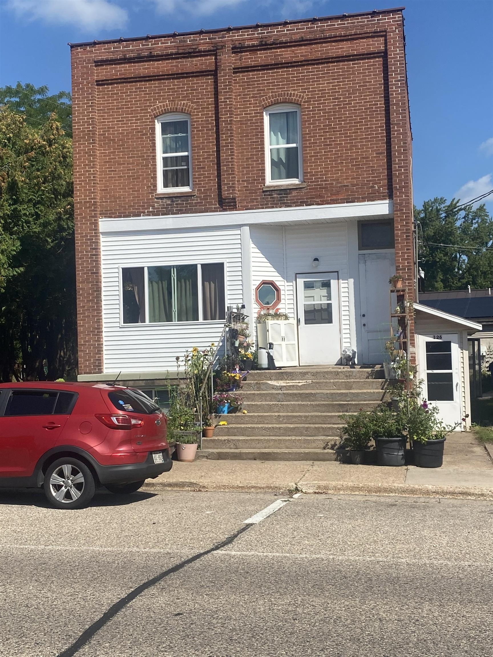 126 Wilson Street Property Photo 3