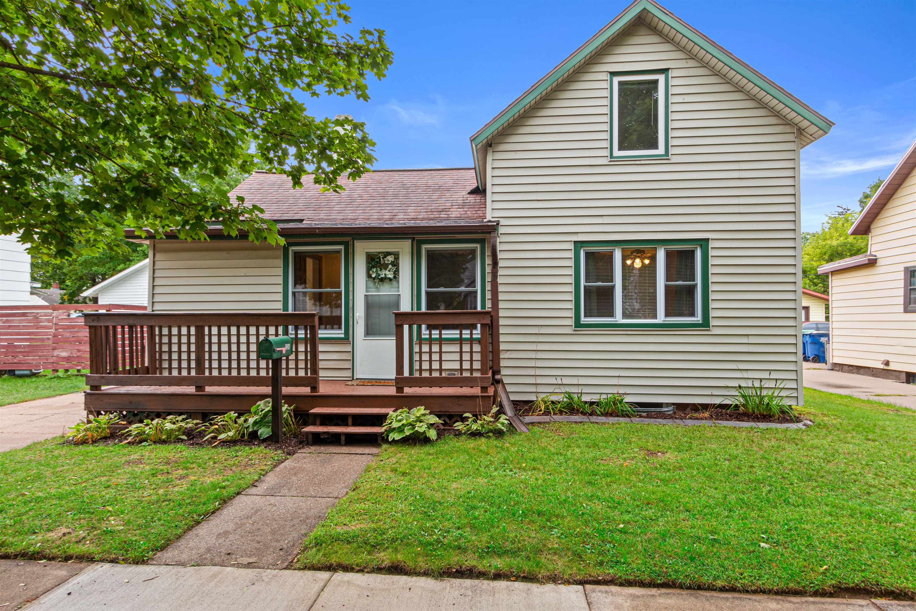 936 S 6th Avenue Property Photo 1