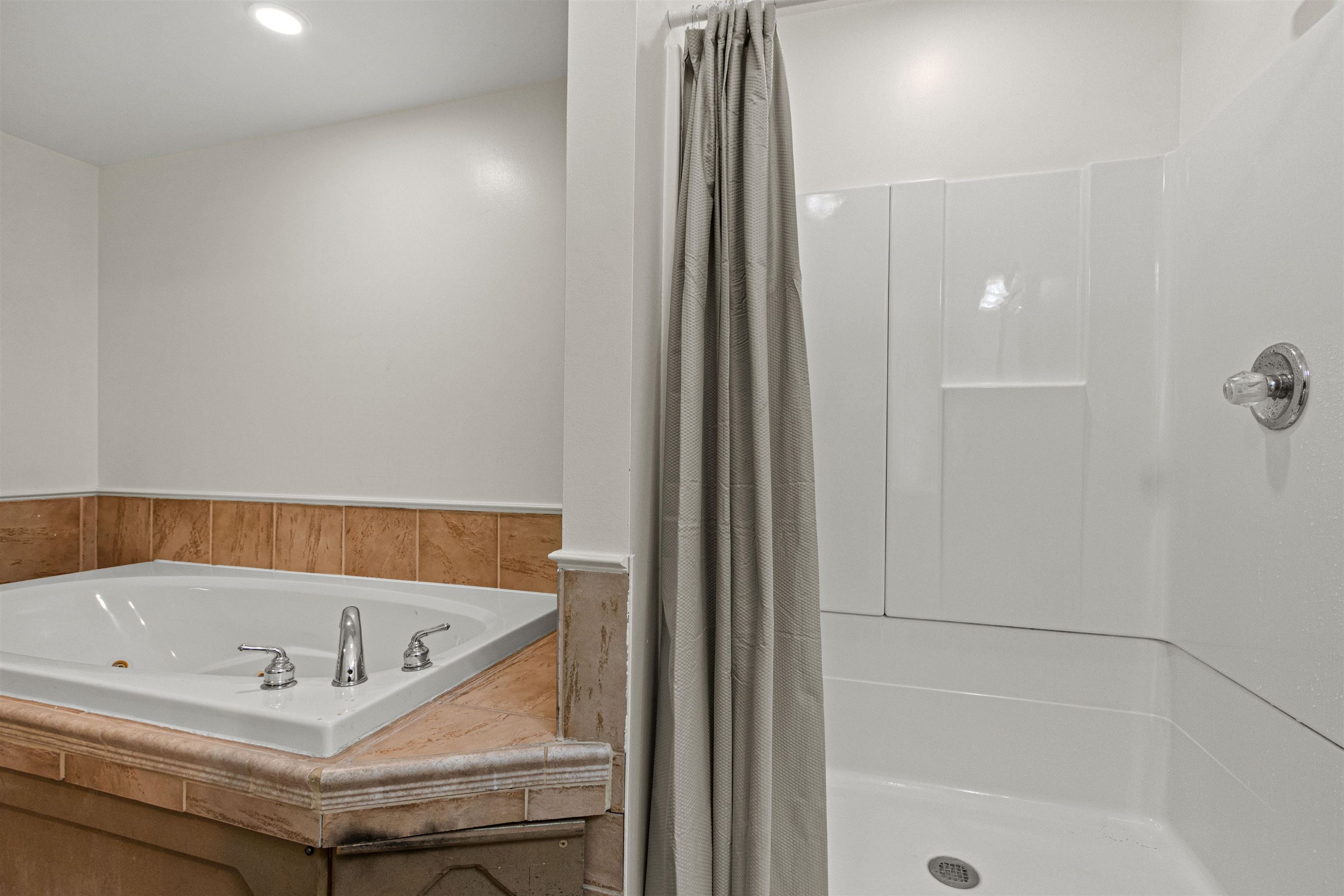 936 S 6th Avenue Property Photo 15