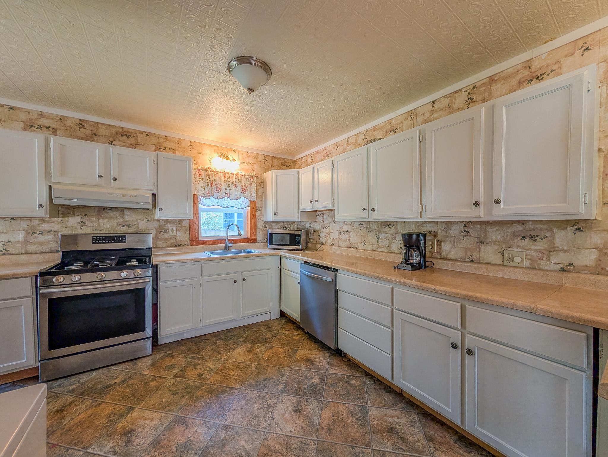 914 West Street Property Photo 14