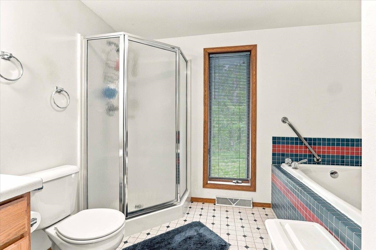 22604458 Property Photo 35