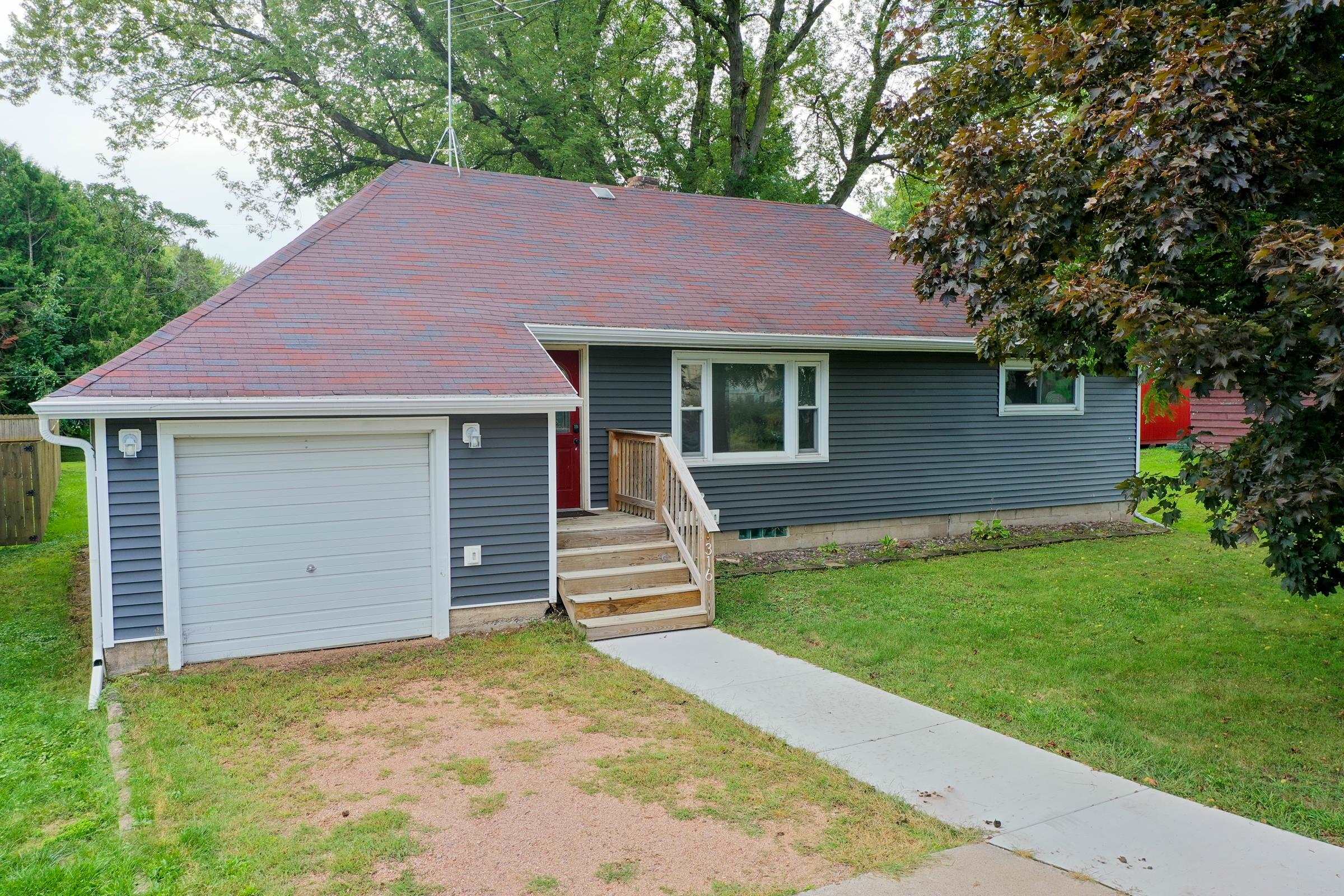 316 Lincoln Street Property Photo 1
