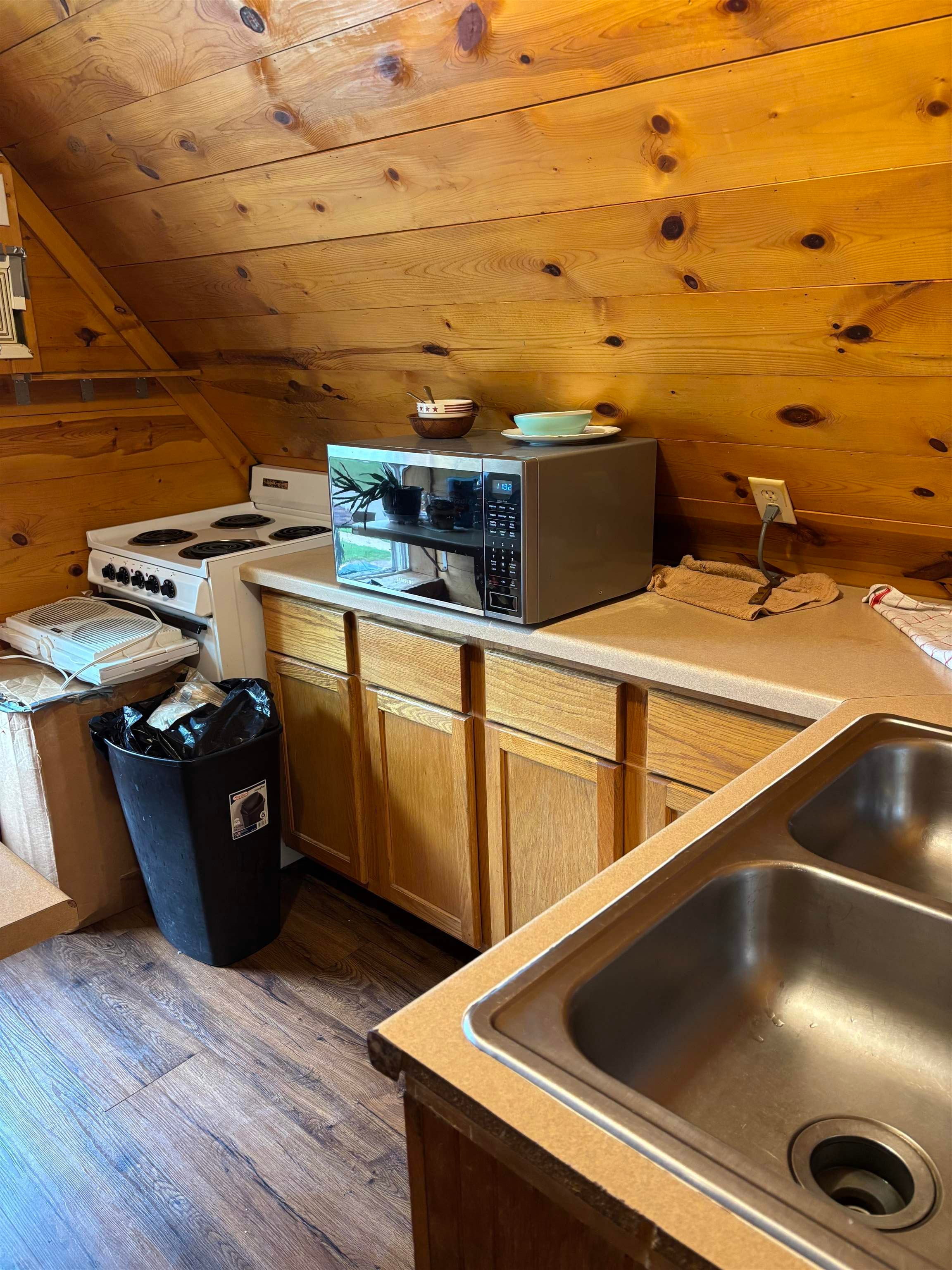 674 Beebe Street Property Photo 12