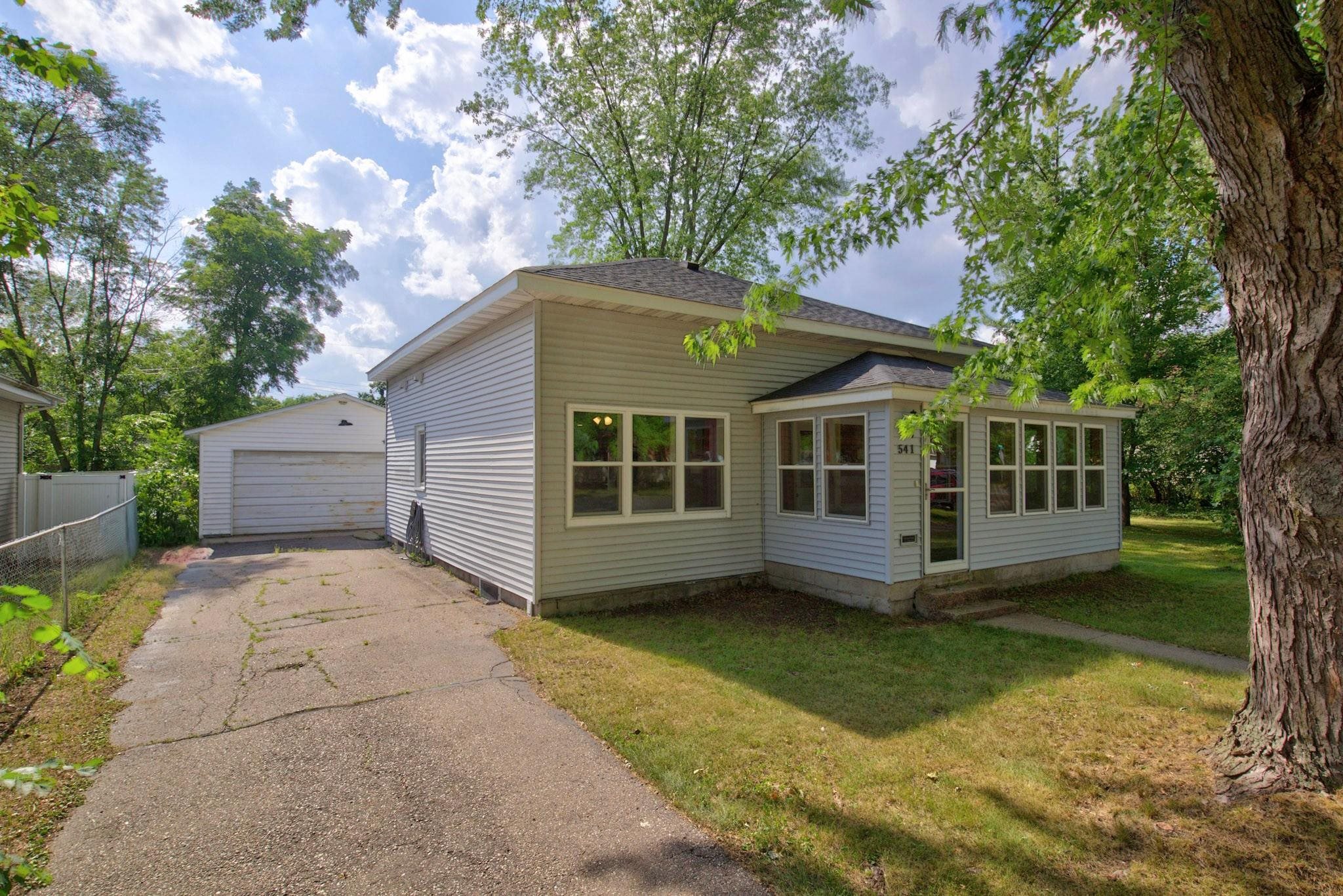 541 15th Avenue North Property Photo 3