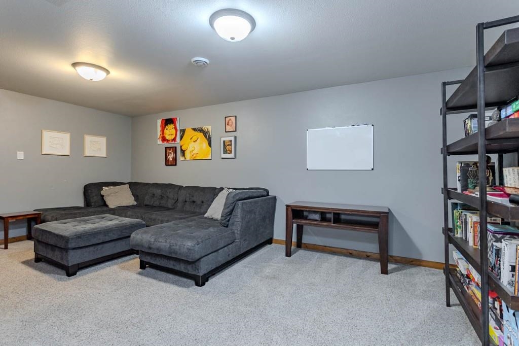 6402 Dominika Street Property Photo 34