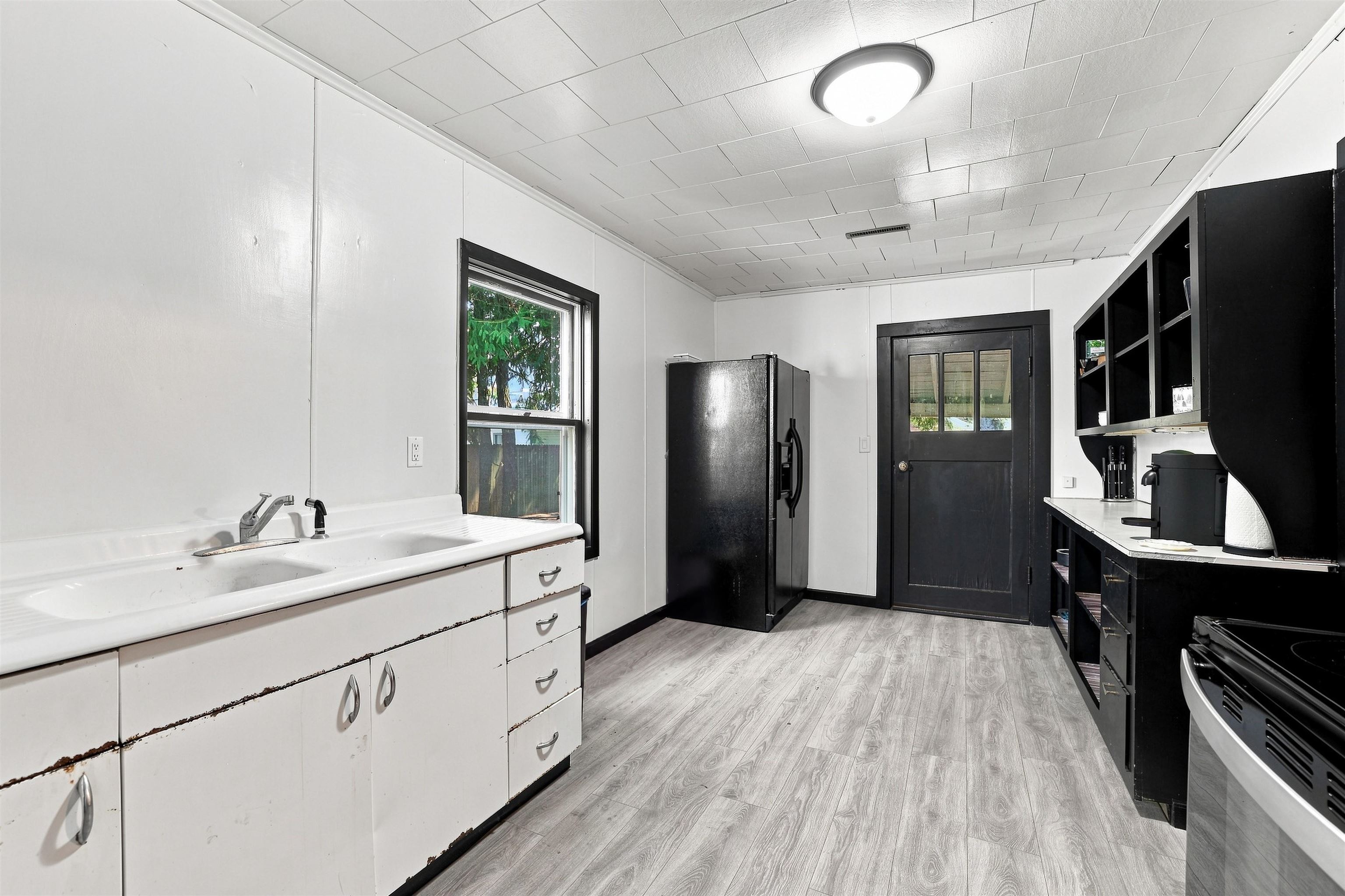1733 Oak Street Property Photo 22
