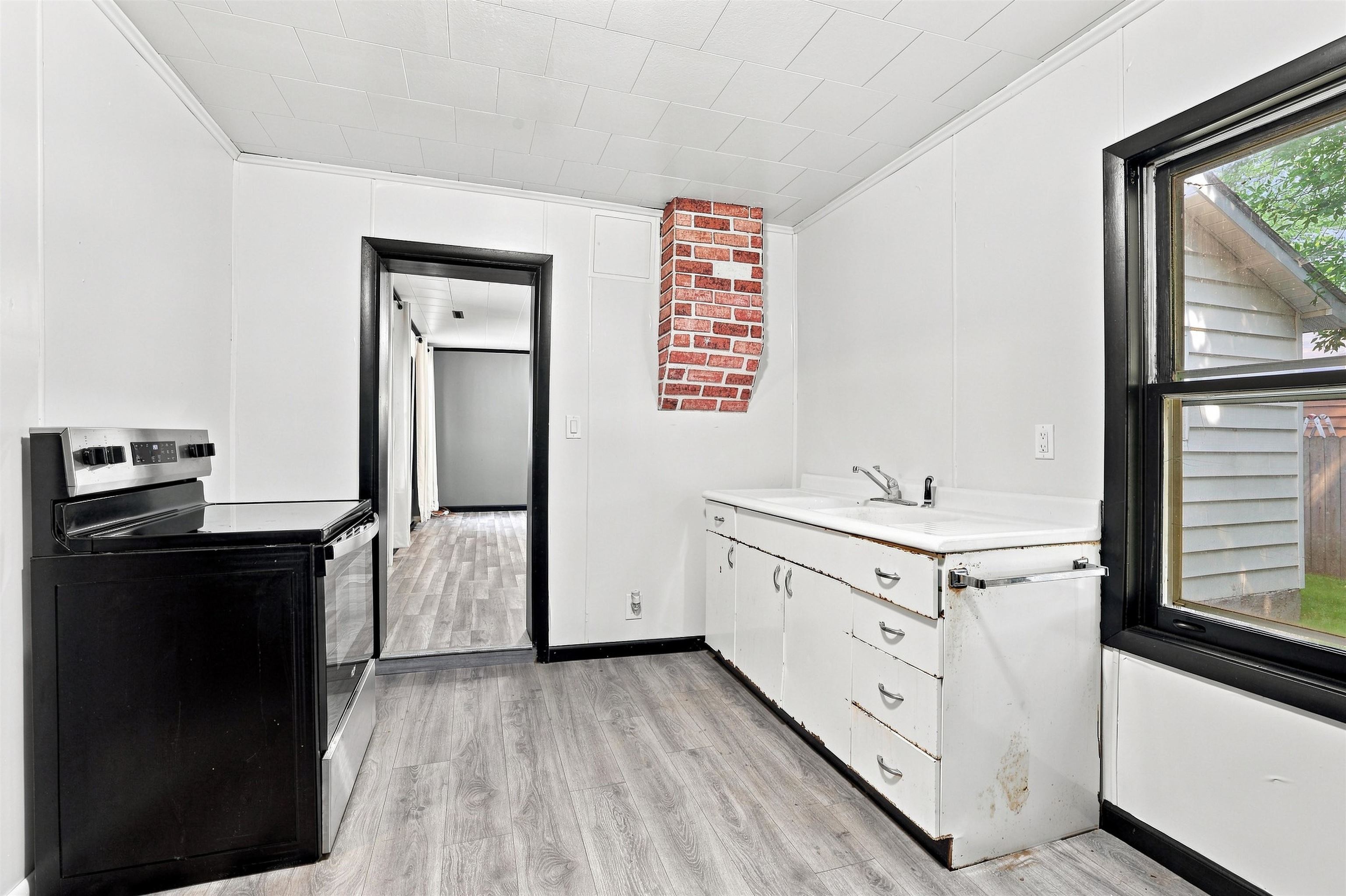 1733 Oak Street Property Photo 24