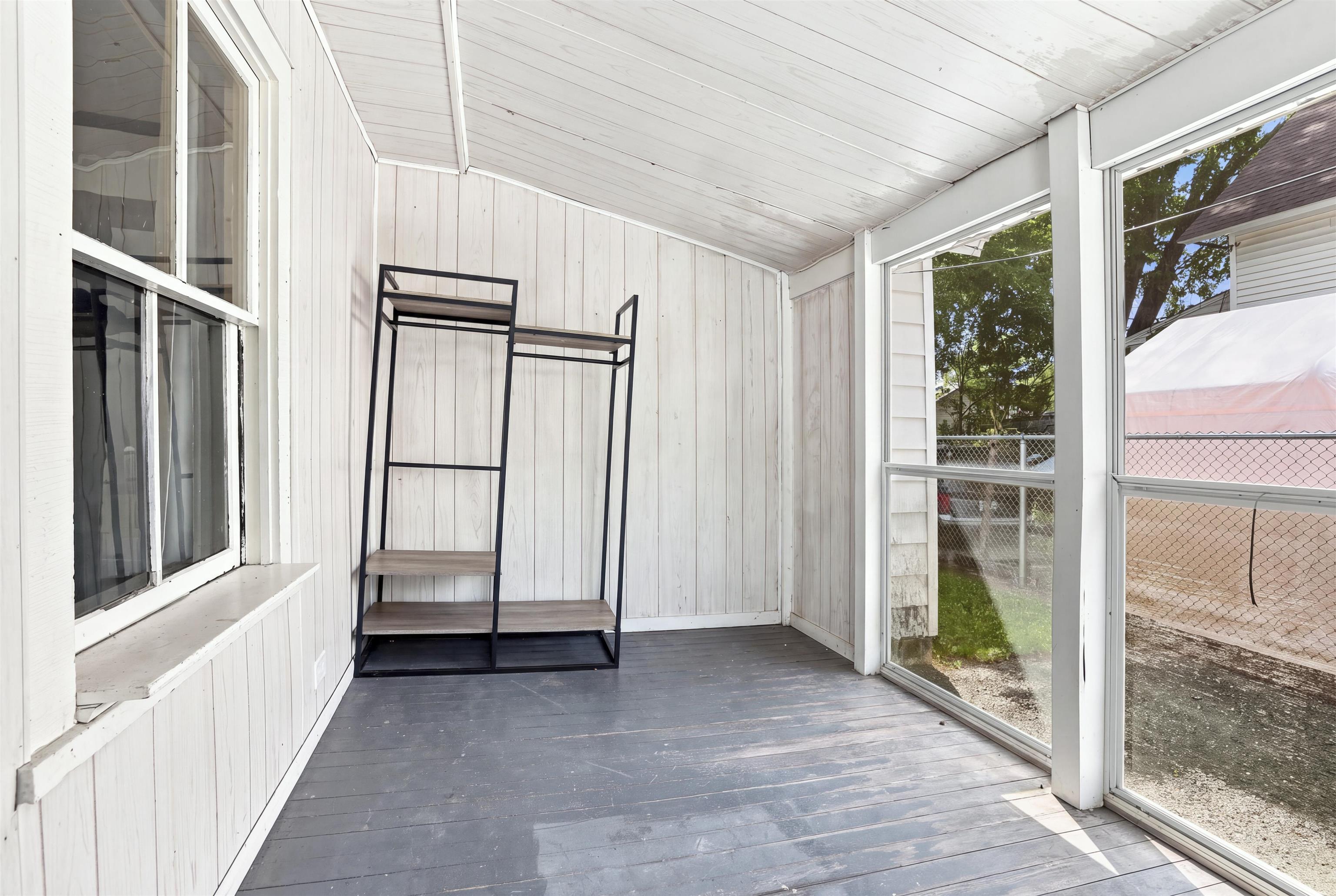 1733 Oak Street Property Photo 29