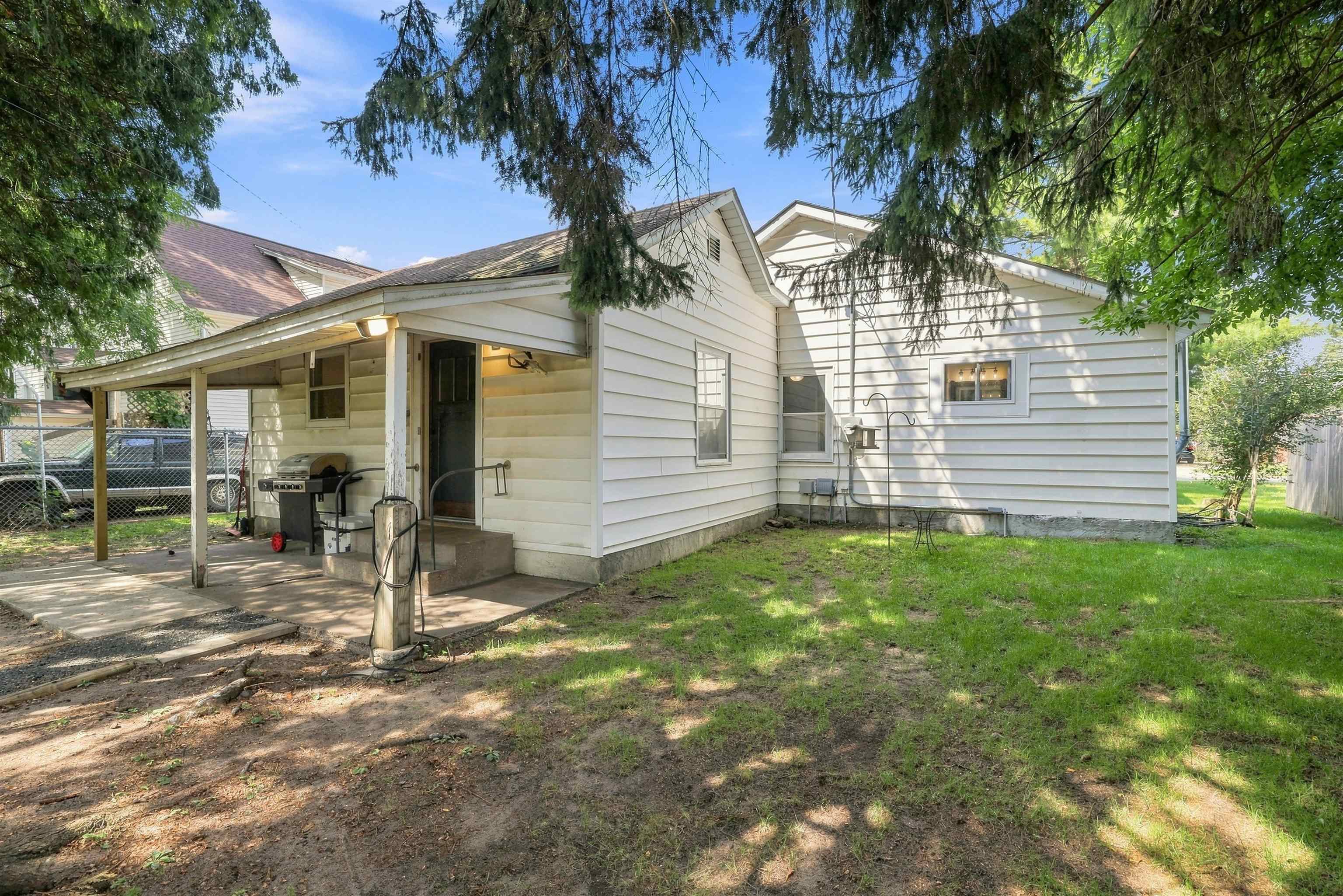 1733 Oak Street Property Photo 32